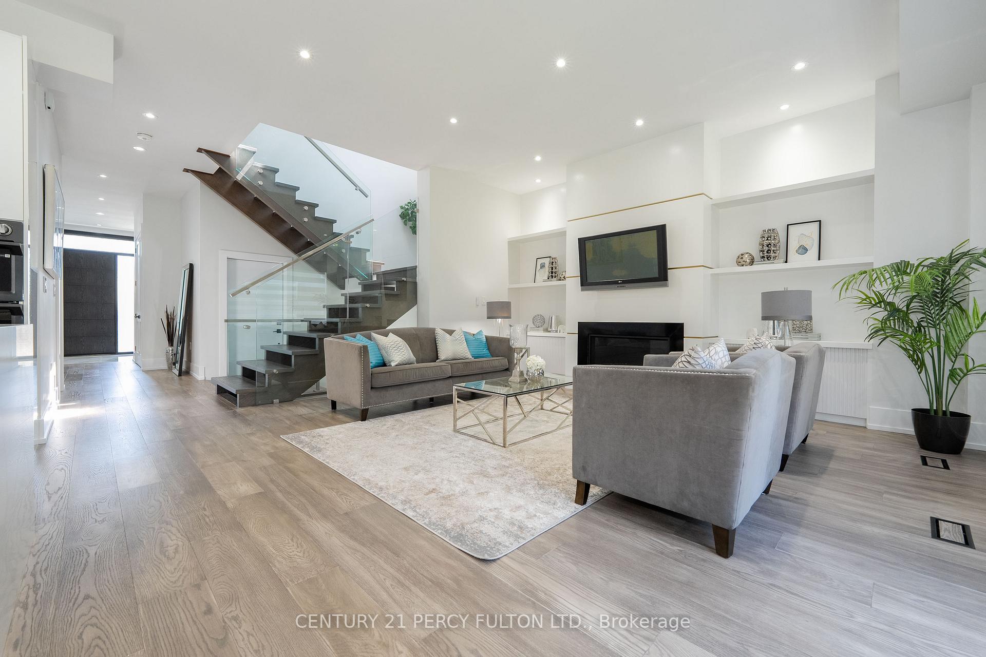 Photo 37 of 60 Boem Avenue, Scarborough, Wexford-Maryvale — HOMEH