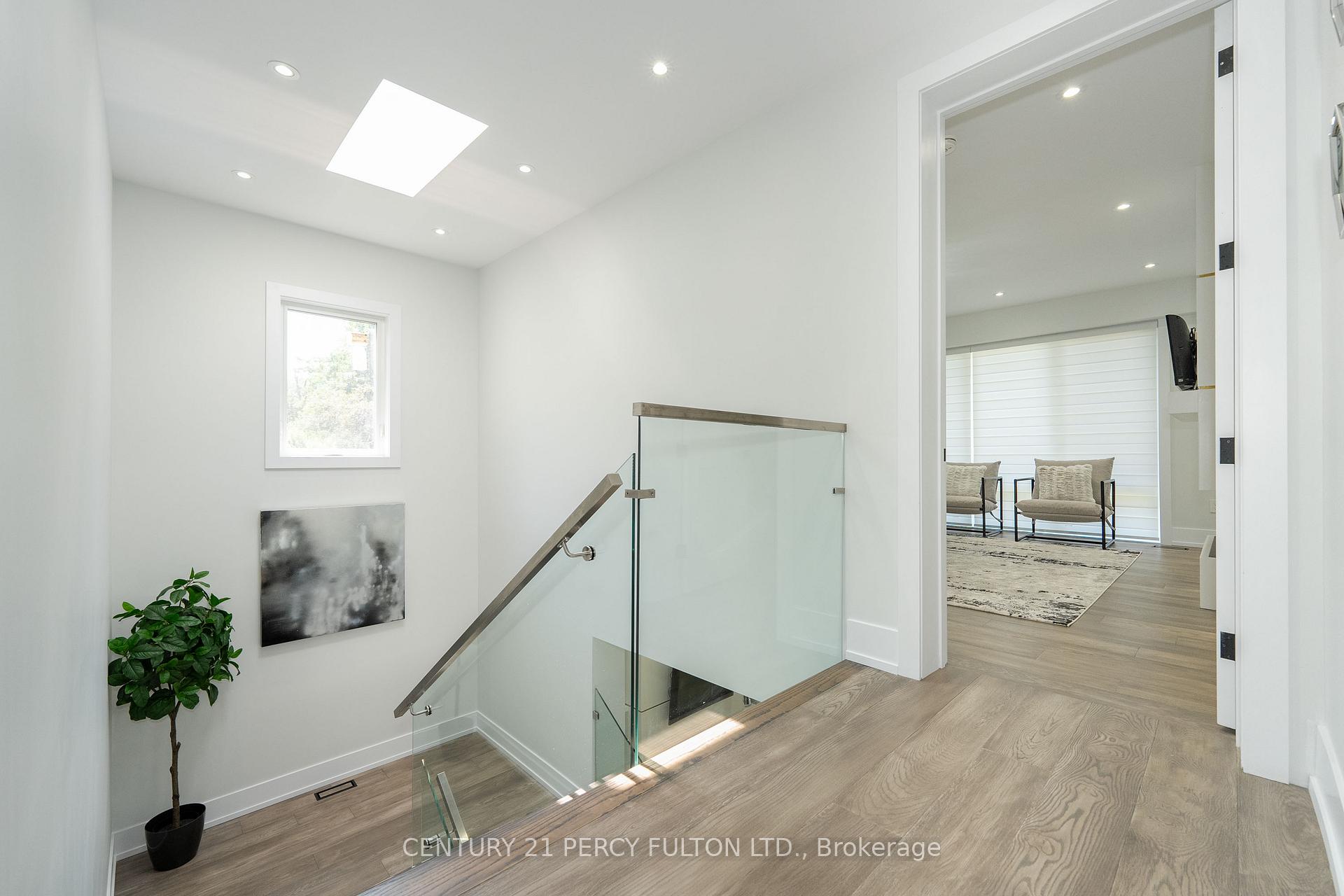 Photo 11 of 60 Boem Avenue, Scarborough, Wexford-Maryvale — HOMEH