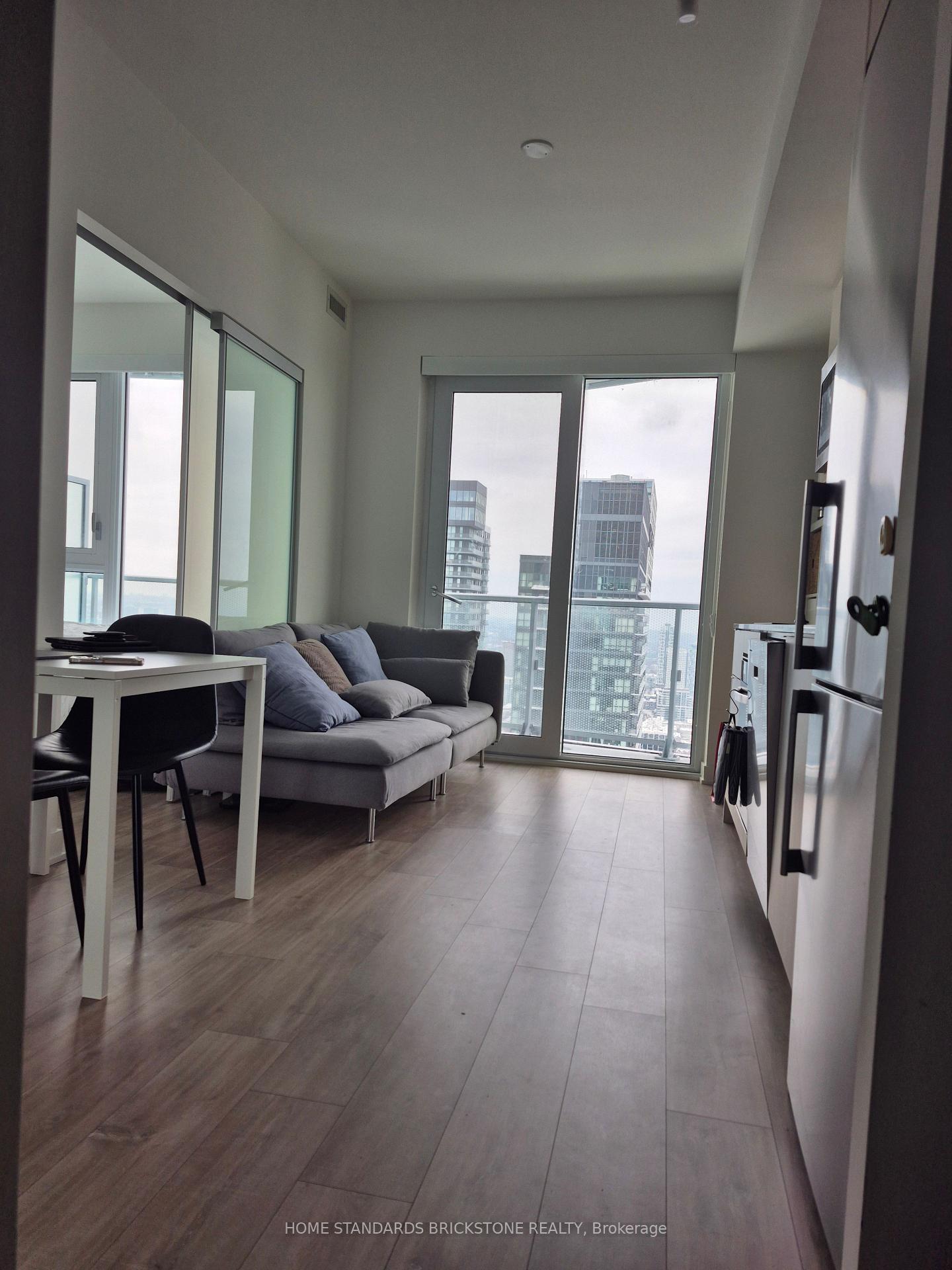 Front of Unit 4206, 100 Dalhousie Street