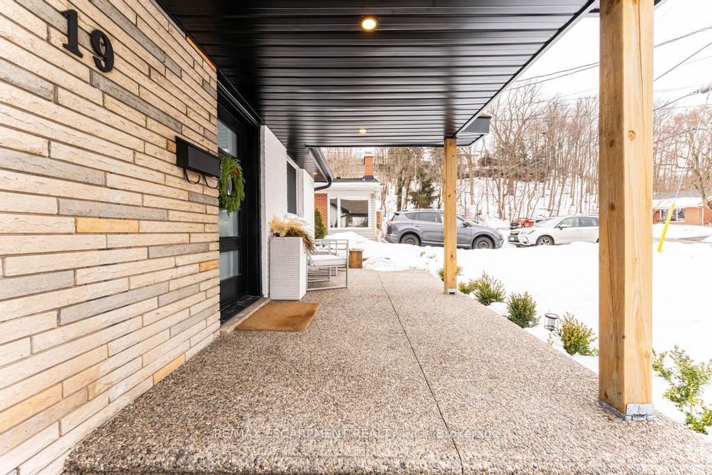 Photo 5 of 19 Cherrywood Drive, Hamilton, Stoney Creek — HOMEH