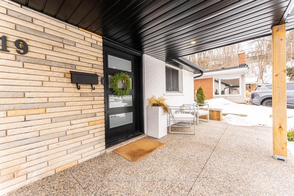 Photo 4 of 19 Cherrywood Drive, Hamilton, Stoney Creek — HOMEH