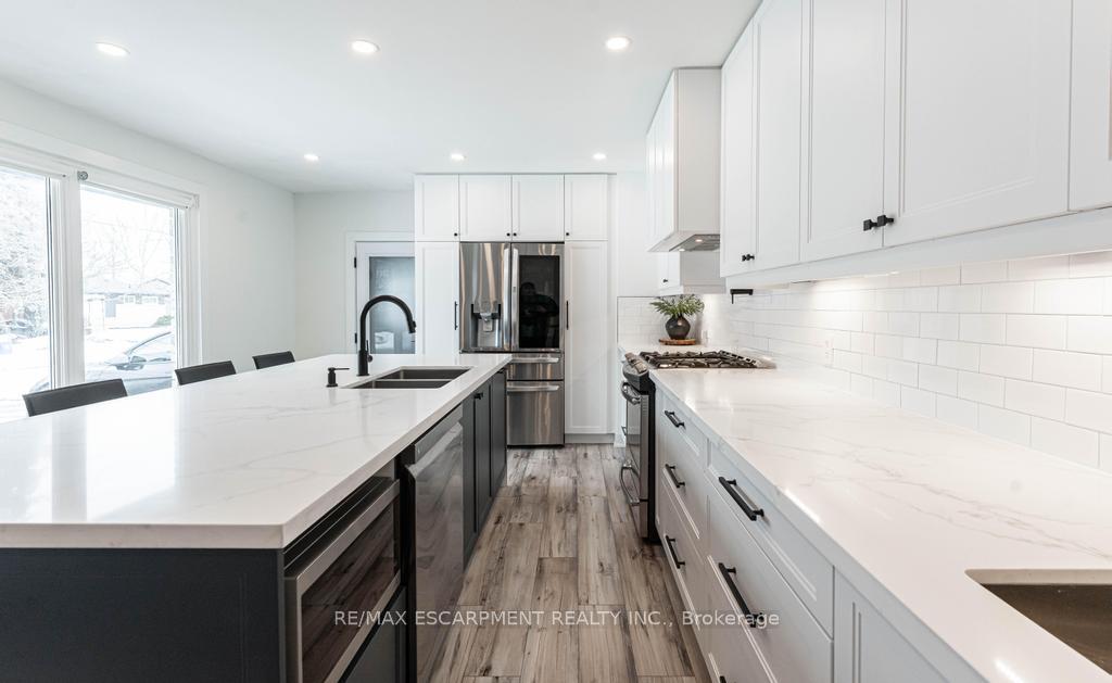 Photo 9 of 19 Cherrywood Drive, Hamilton, Stoney Creek — HOMEH