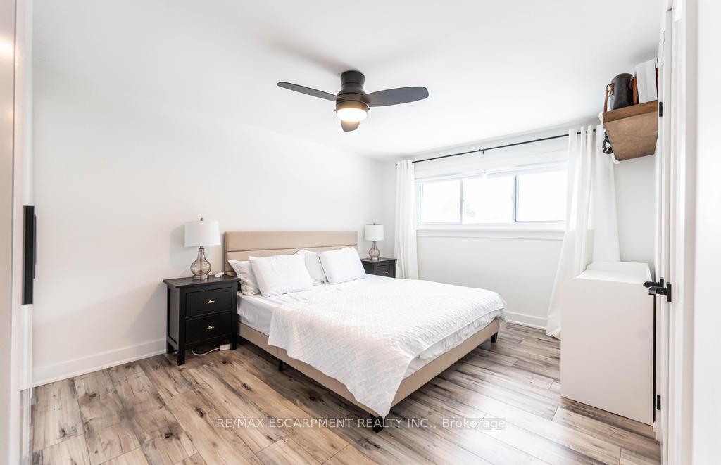 Photo 13 of 19 Cherrywood Drive, Hamilton, Stoney Creek — HOMEH