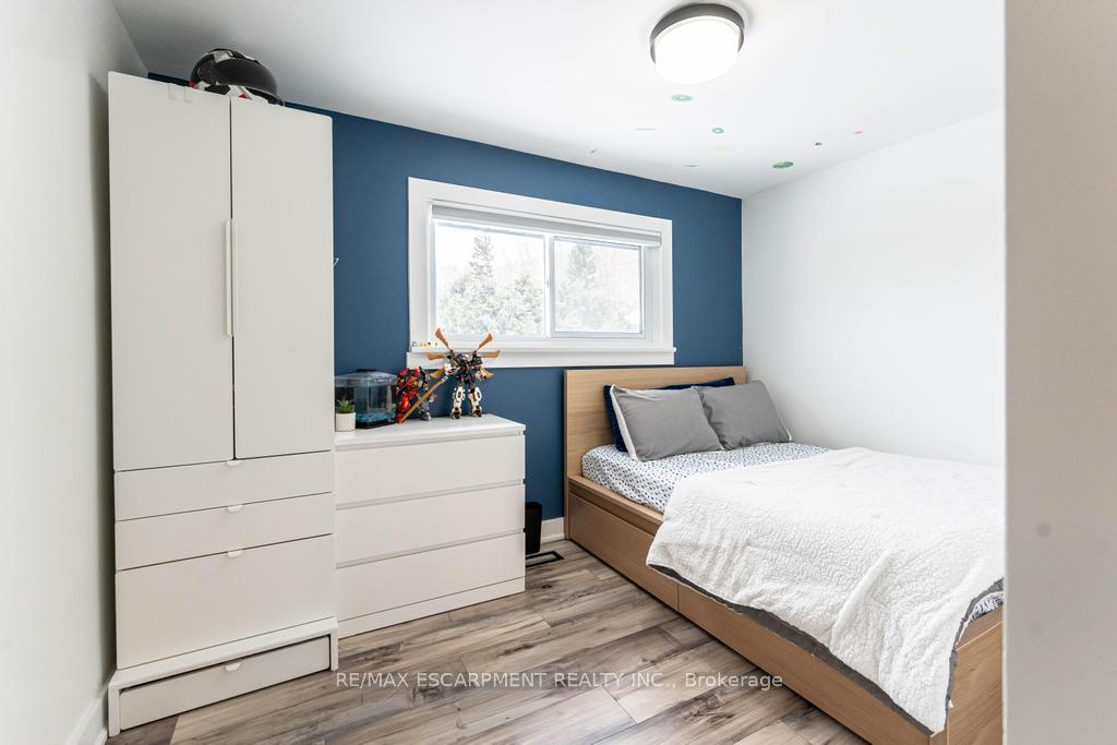 Photo 17 of 19 Cherrywood Drive, Hamilton, Stoney Creek — HOMEH