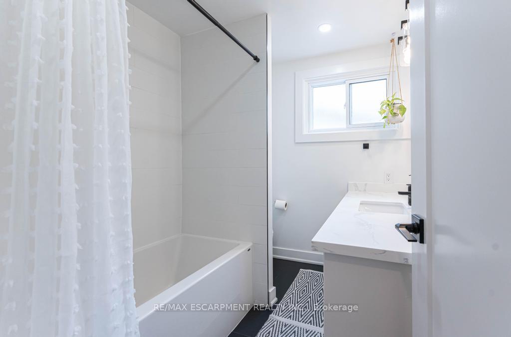 Photo 19 of 19 Cherrywood Drive, Hamilton, Stoney Creek — HOMEH