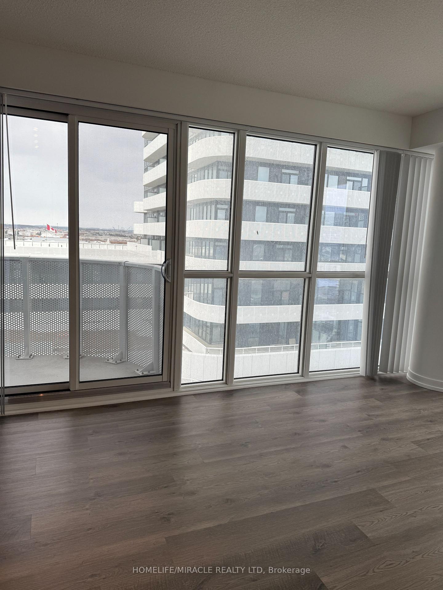 Photo 11 of Unit 915, 195 Commerce Street, Vaughan, Concord — HOMEH