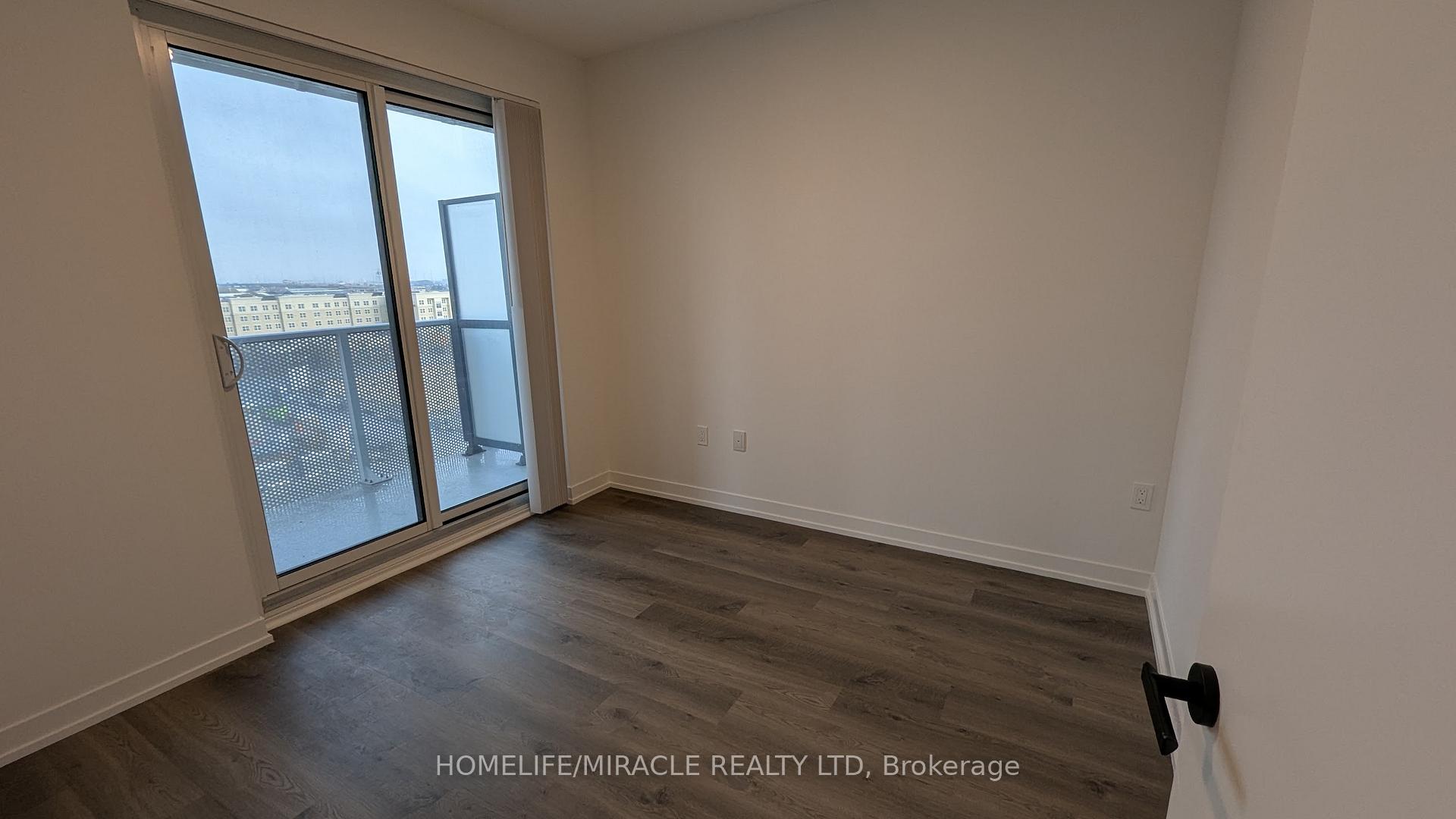 Photo 6 of Unit 915, 195 Commerce Street, Vaughan, Concord — HOMEH
