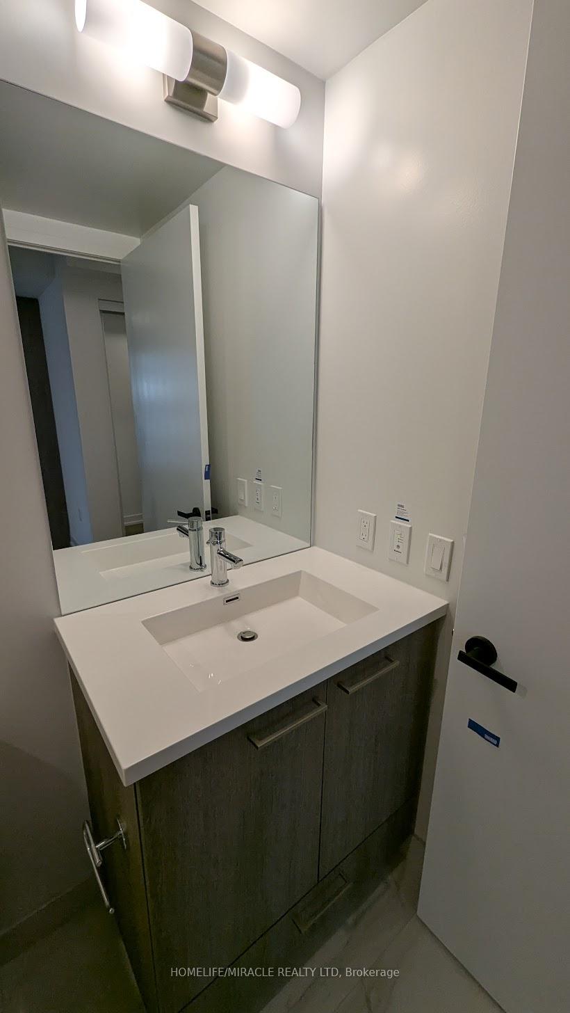 Photo 13 of Unit 915, 195 Commerce Street, Vaughan, Concord — HOMEH