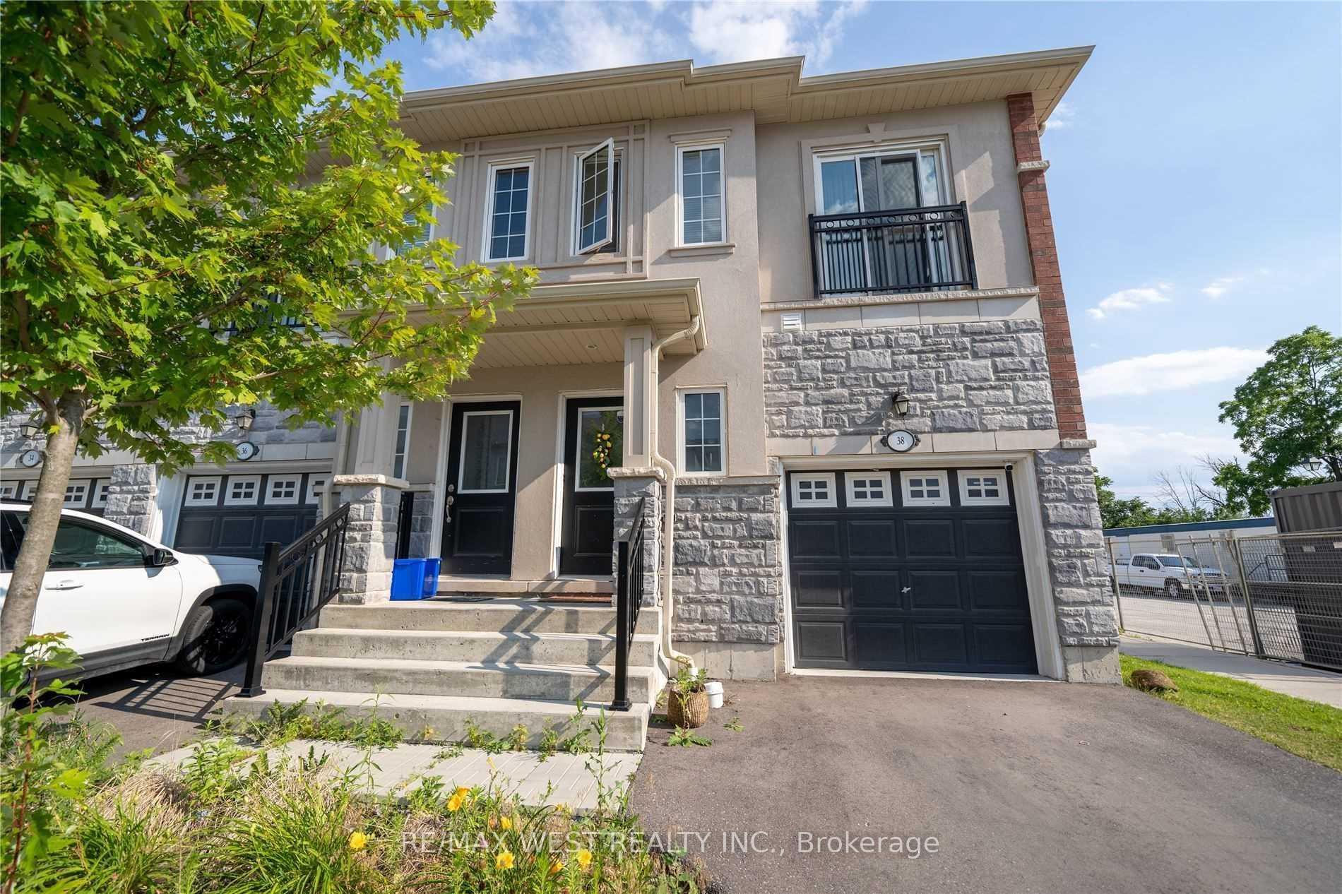 Photo 3 of 38 Prospect Way, Whitby, Pringle Creek — HOMEH