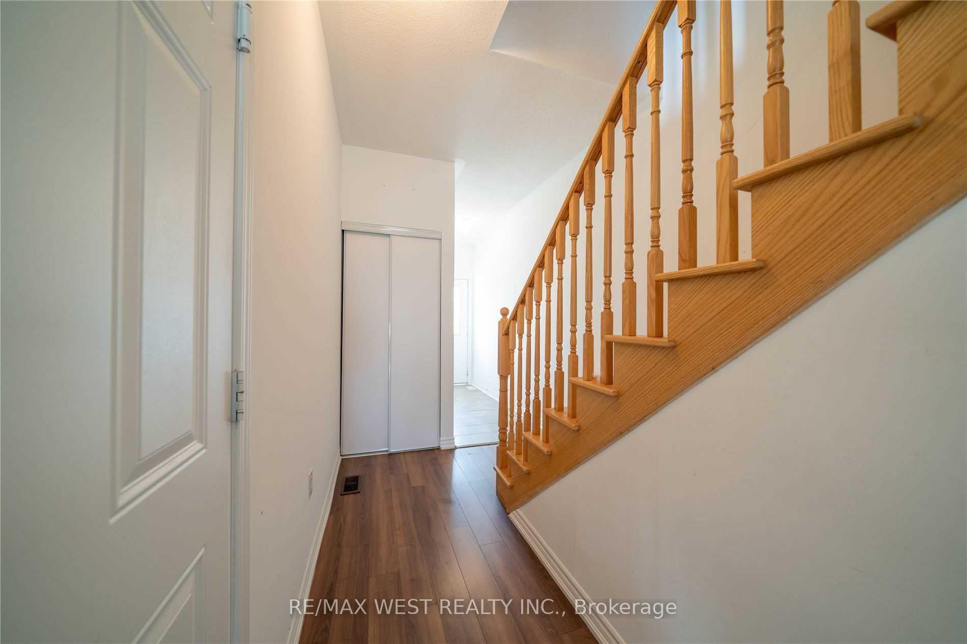 Photo 5 of 38 Prospect Way, Whitby, Pringle Creek — HOMEH