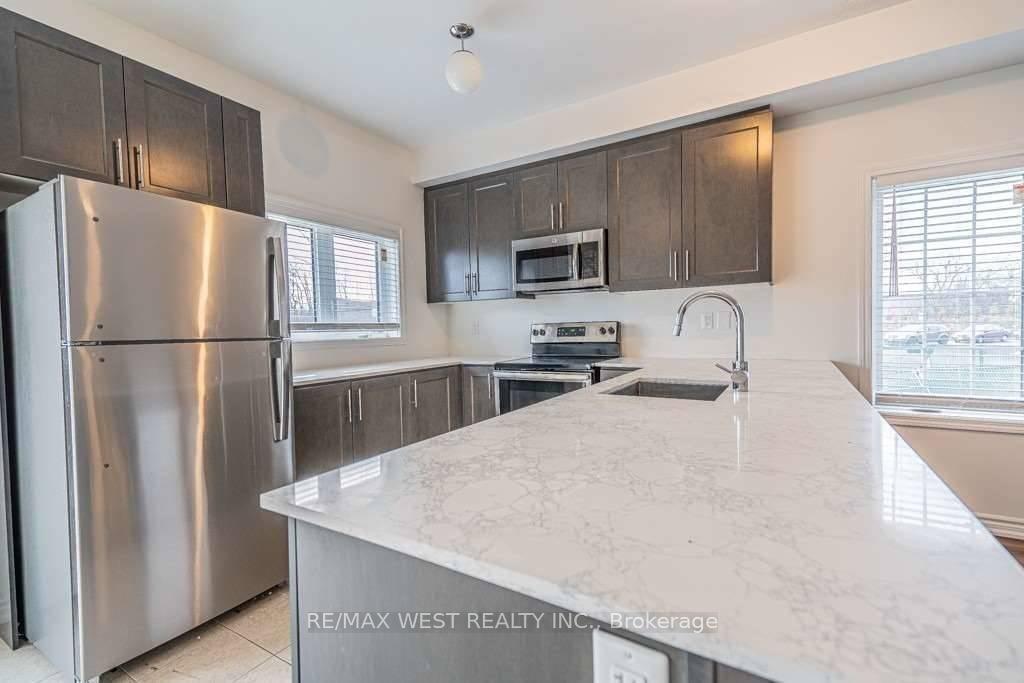 Photo 10 of 38 Prospect Way, Whitby, Pringle Creek — HOMEH