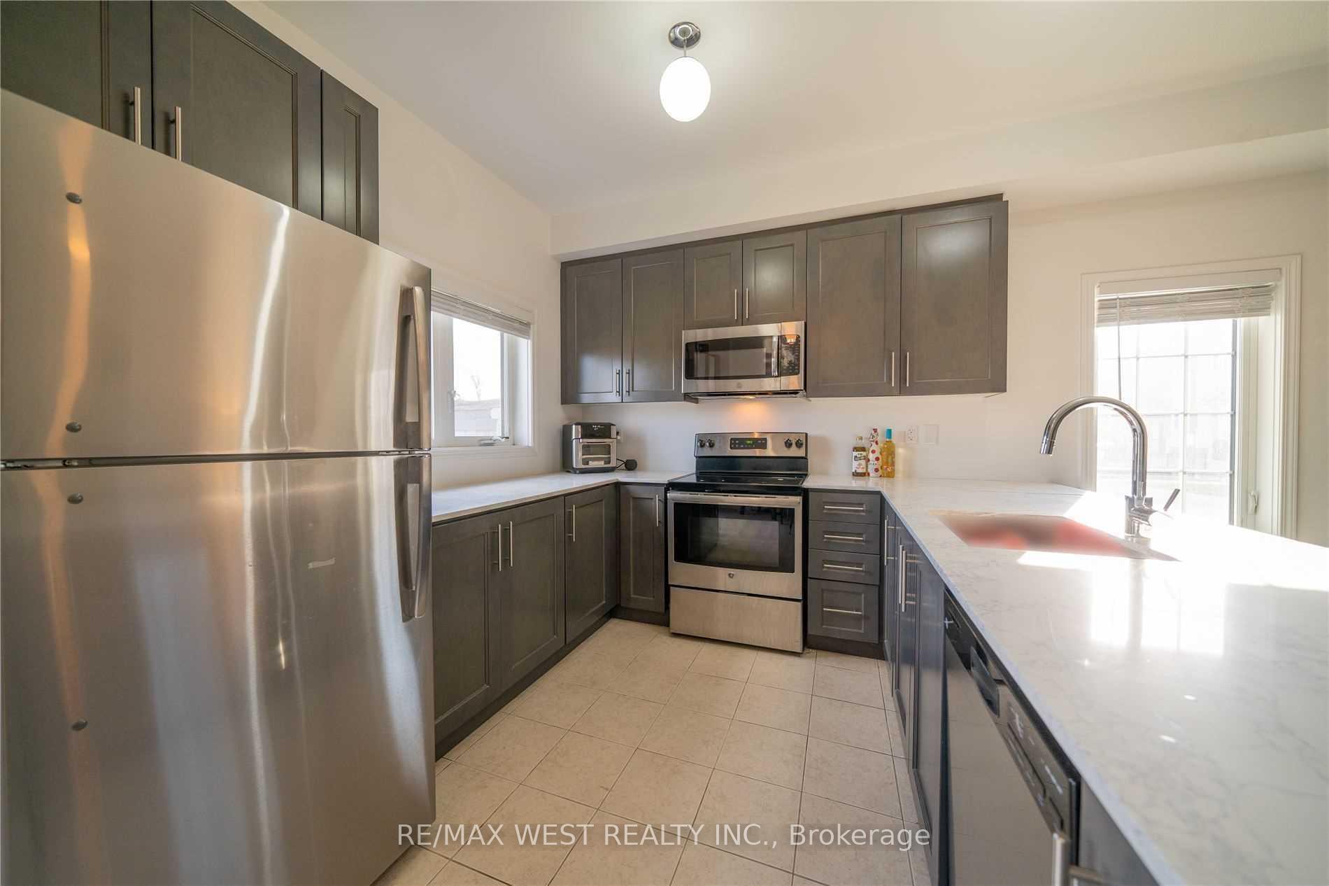 Photo 14 of 38 Prospect Way, Whitby, Pringle Creek — HOMEH