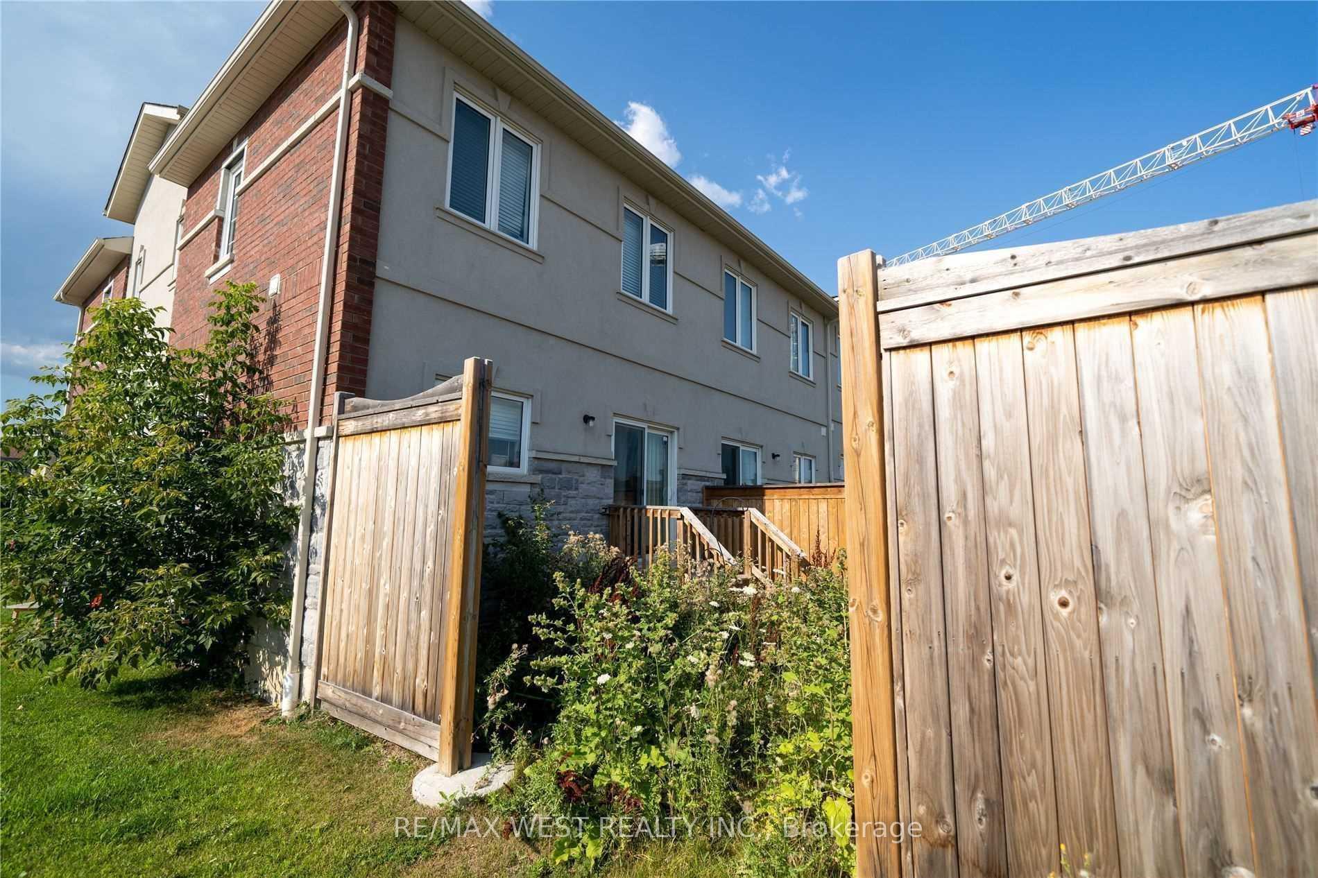 Photo 25 of 38 Prospect Way, Whitby, Pringle Creek — HOMEH