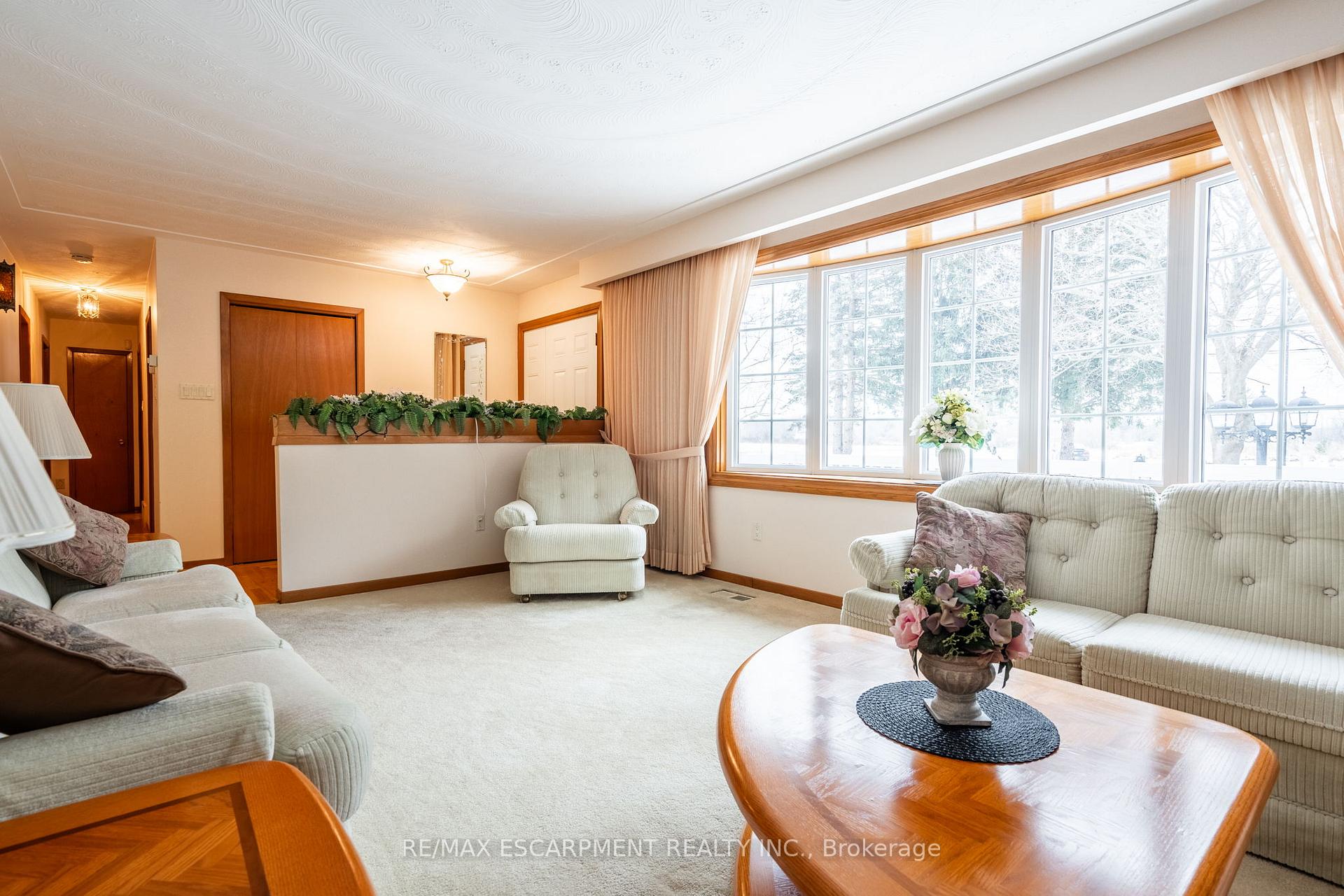 Photo 8 of 802 Millgrove Side Road, Hamilton, Waterdown — HOMEH