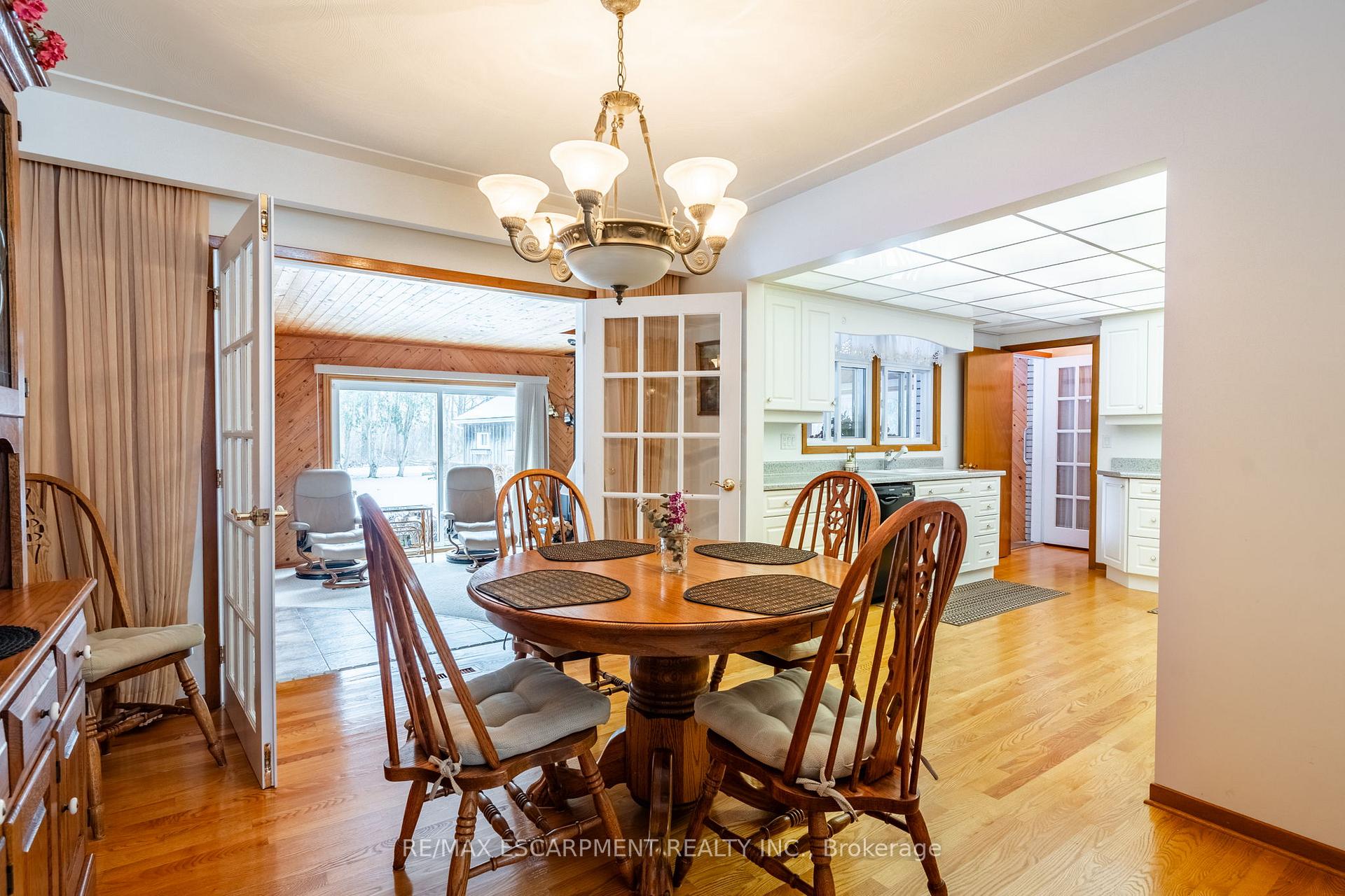 Photo 12 of 802 Millgrove Side Road, Hamilton, Waterdown — HOMEH