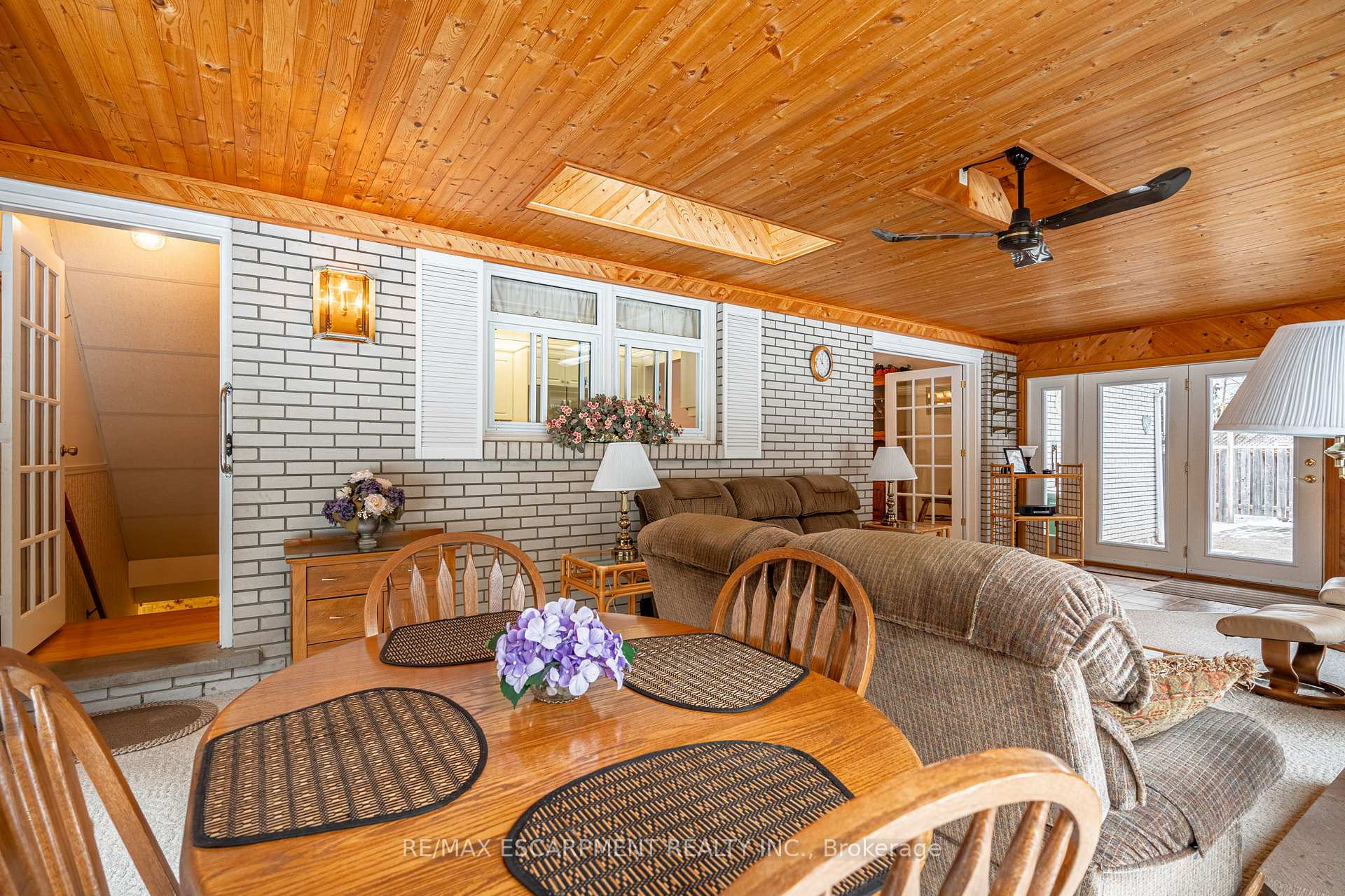 Photo 16 of 802 Millgrove Side Road, Hamilton, Waterdown — HOMEH