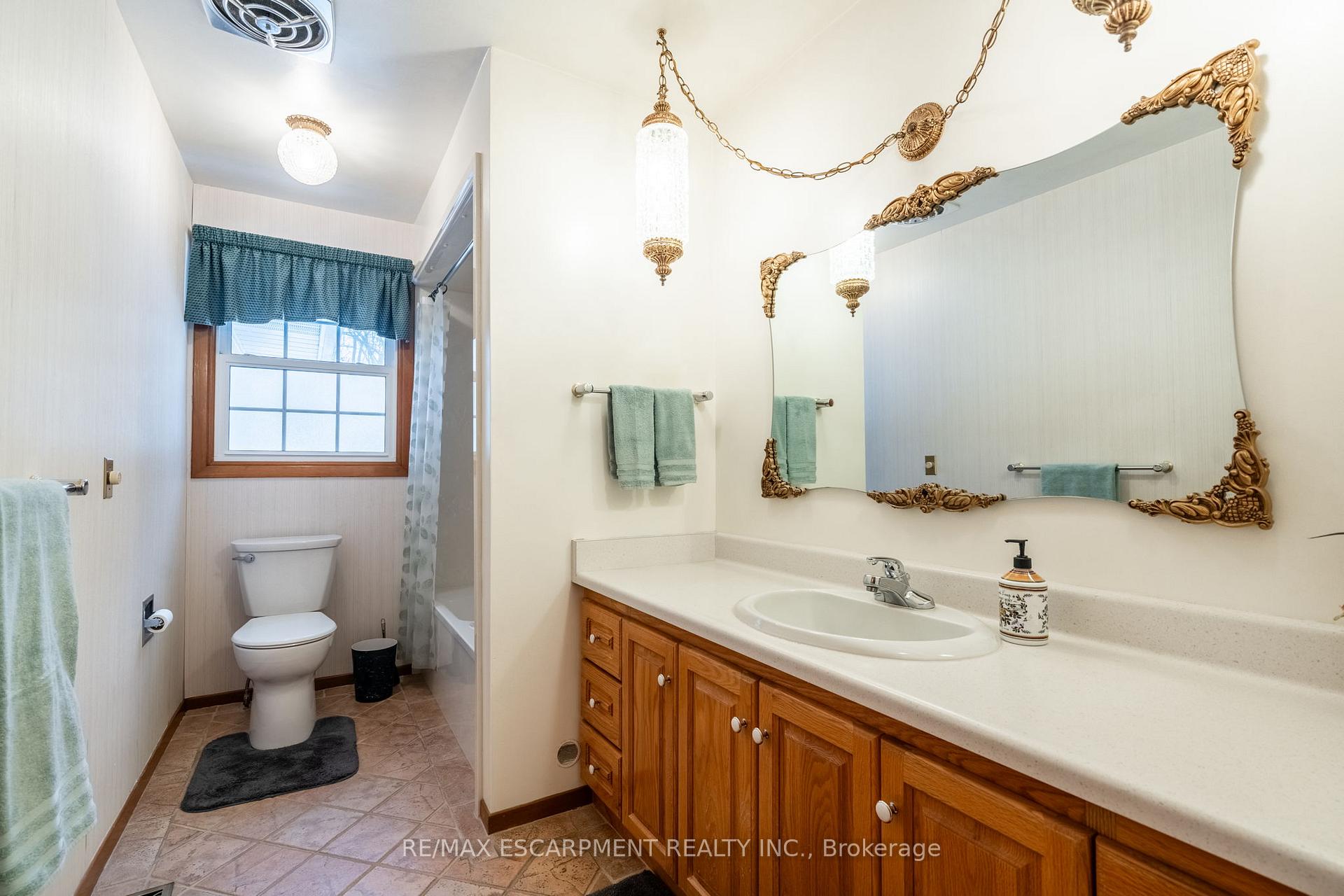 Photo 25 of 802 Millgrove Side Road, Hamilton, Waterdown — HOMEH