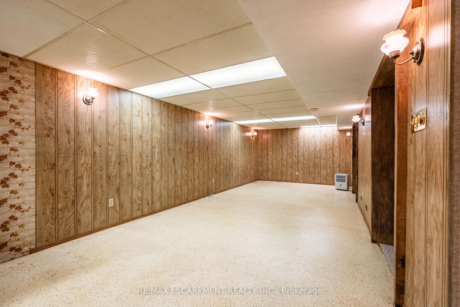 Photo 23 of 802 Millgrove Side Road, Hamilton, Waterdown — HOMEH