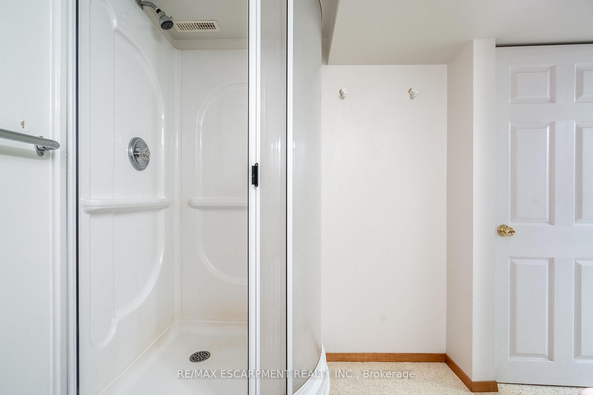 Photo 30 of 802 Millgrove Side Road, Hamilton, Waterdown — HOMEH