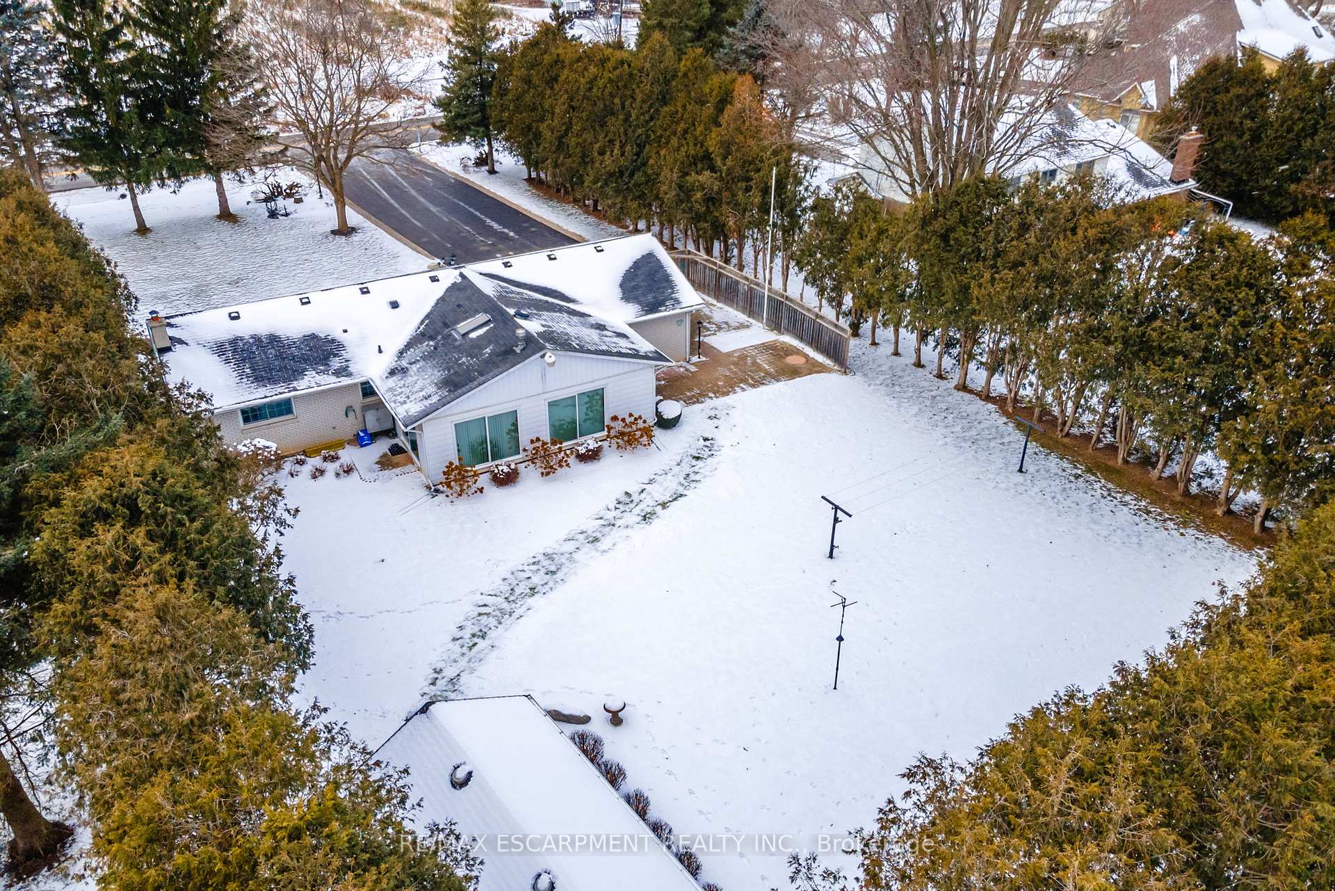 Photo 38 of 802 Millgrove Side Road, Hamilton, Waterdown — HOMEH
