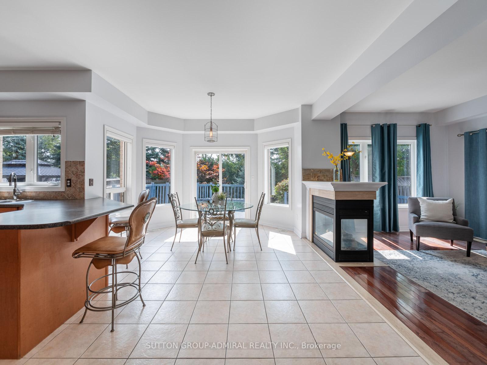 Photo 5 of 129 Sonoma Boulevard, Vaughan, Sonoma Heights — HOMEH