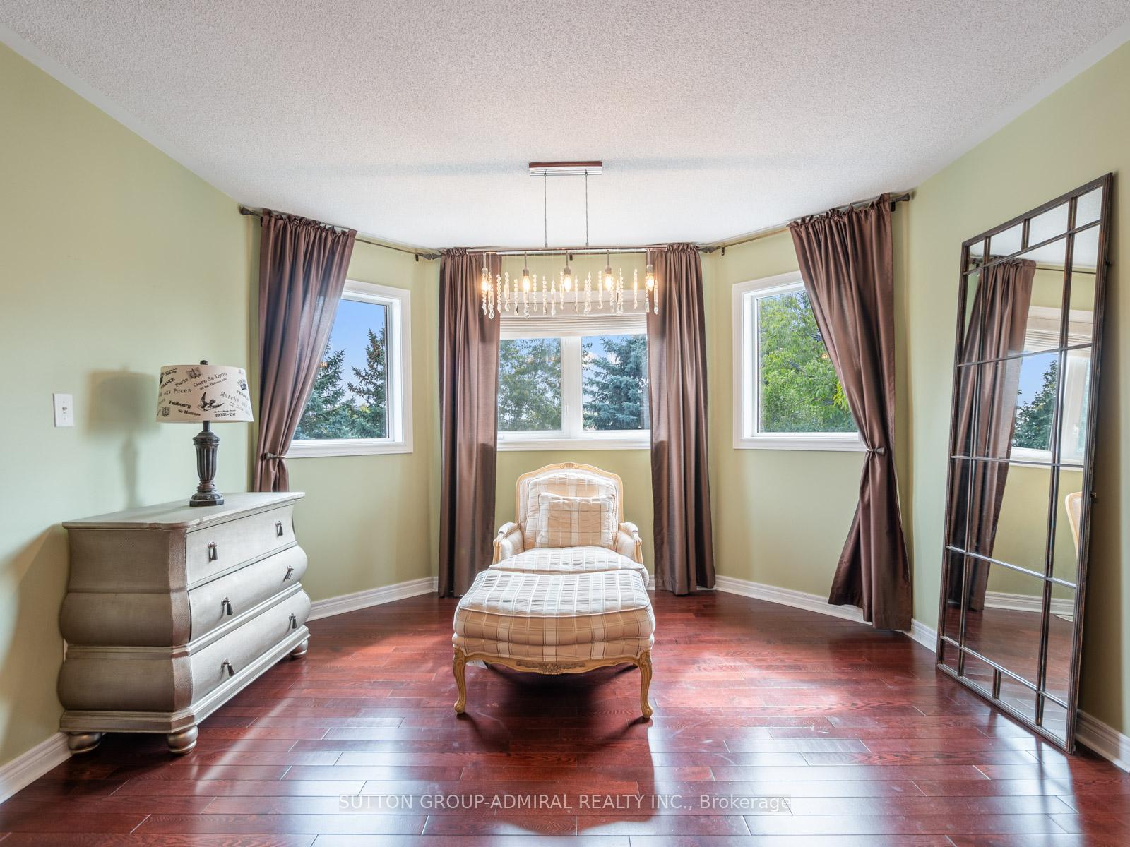 Photo 8 of 129 Sonoma Boulevard, Vaughan, Sonoma Heights — HOMEH