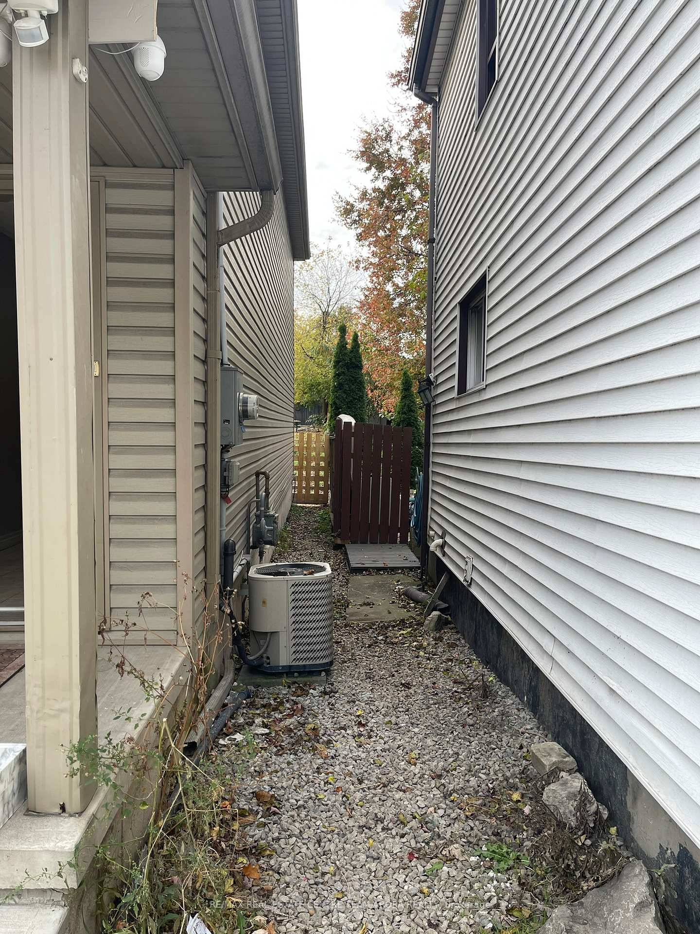 Photo 31 of 216 Burlington Street E, Hamilton, North End — HOMEH