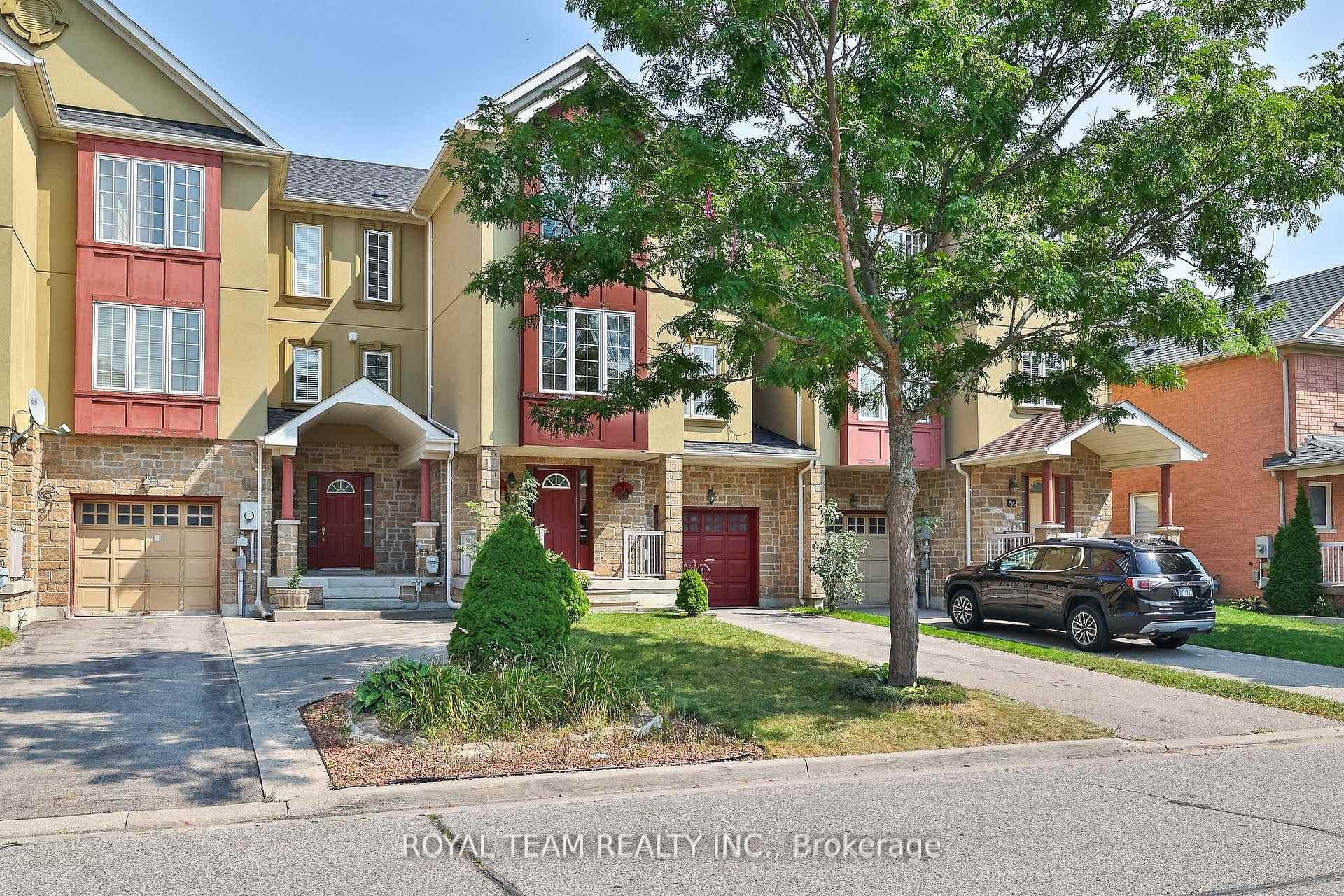 Photo 7 of 60 Matthew Boyd Crescent, Newmarket, Woodland Hill — HOMEH