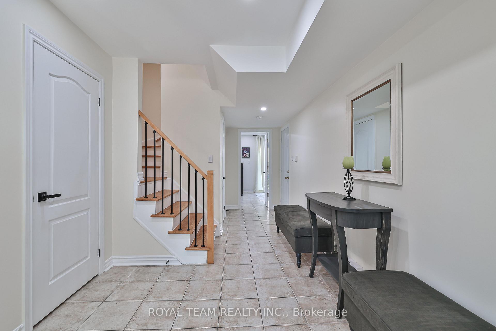 Photo 14 of 60 Matthew Boyd Crescent, Newmarket, Woodland Hill — HOMEH