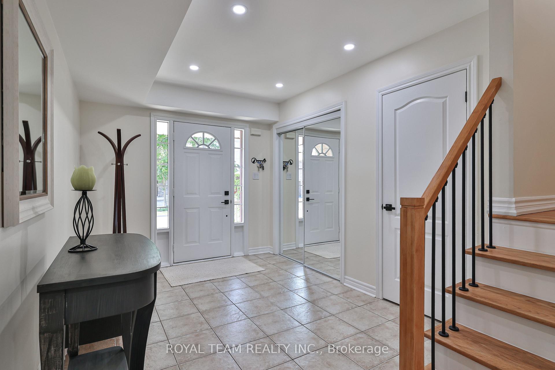 Photo 8 of 60 Matthew Boyd Crescent, Newmarket, Woodland Hill — HOMEH