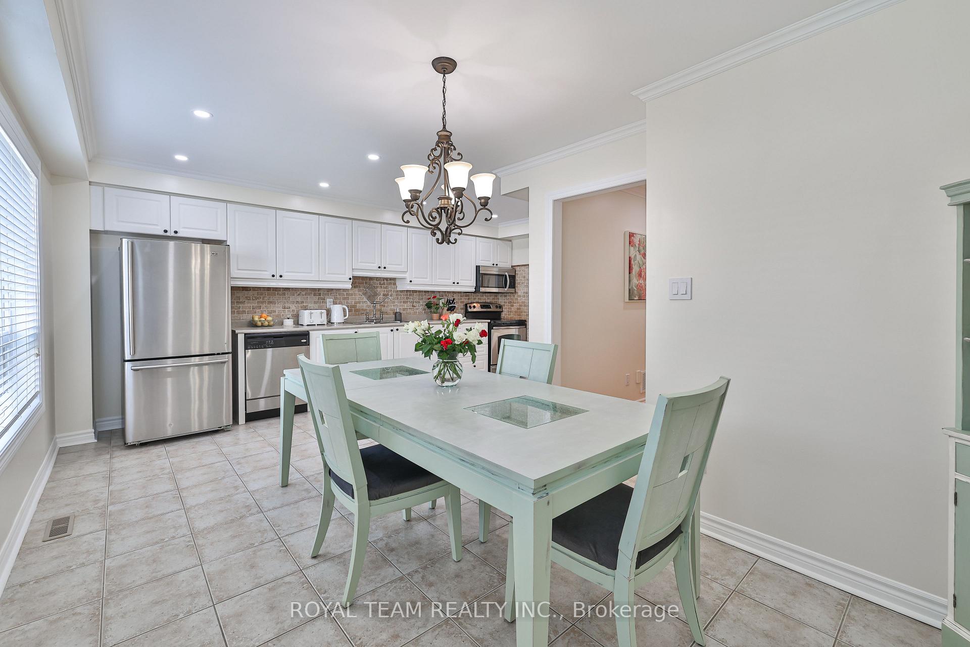 Photo 23 of 60 Matthew Boyd Crescent, Newmarket, Woodland Hill — HOMEH