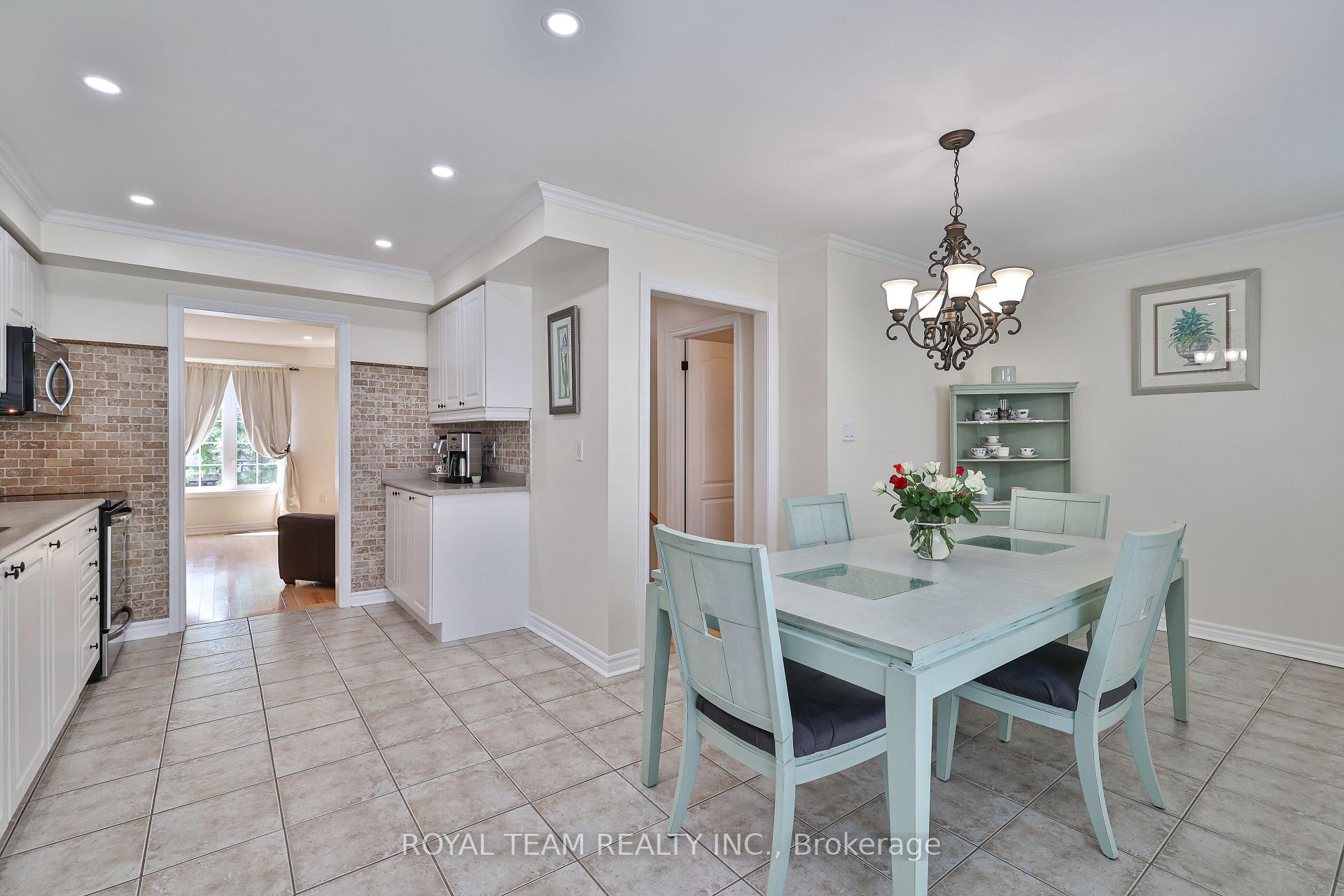Photo 21 of 60 Matthew Boyd Crescent, Newmarket, Woodland Hill — HOMEH