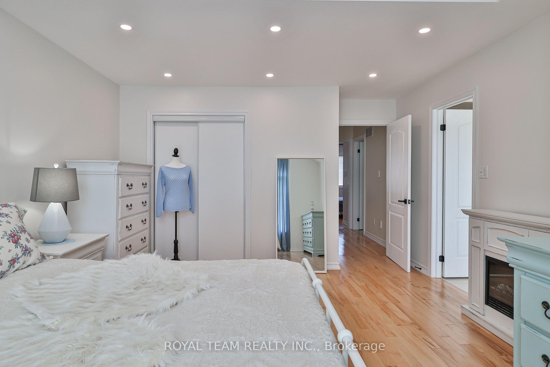 Photo 18 of 60 Matthew Boyd Crescent, Newmarket, Woodland Hill — HOMEH