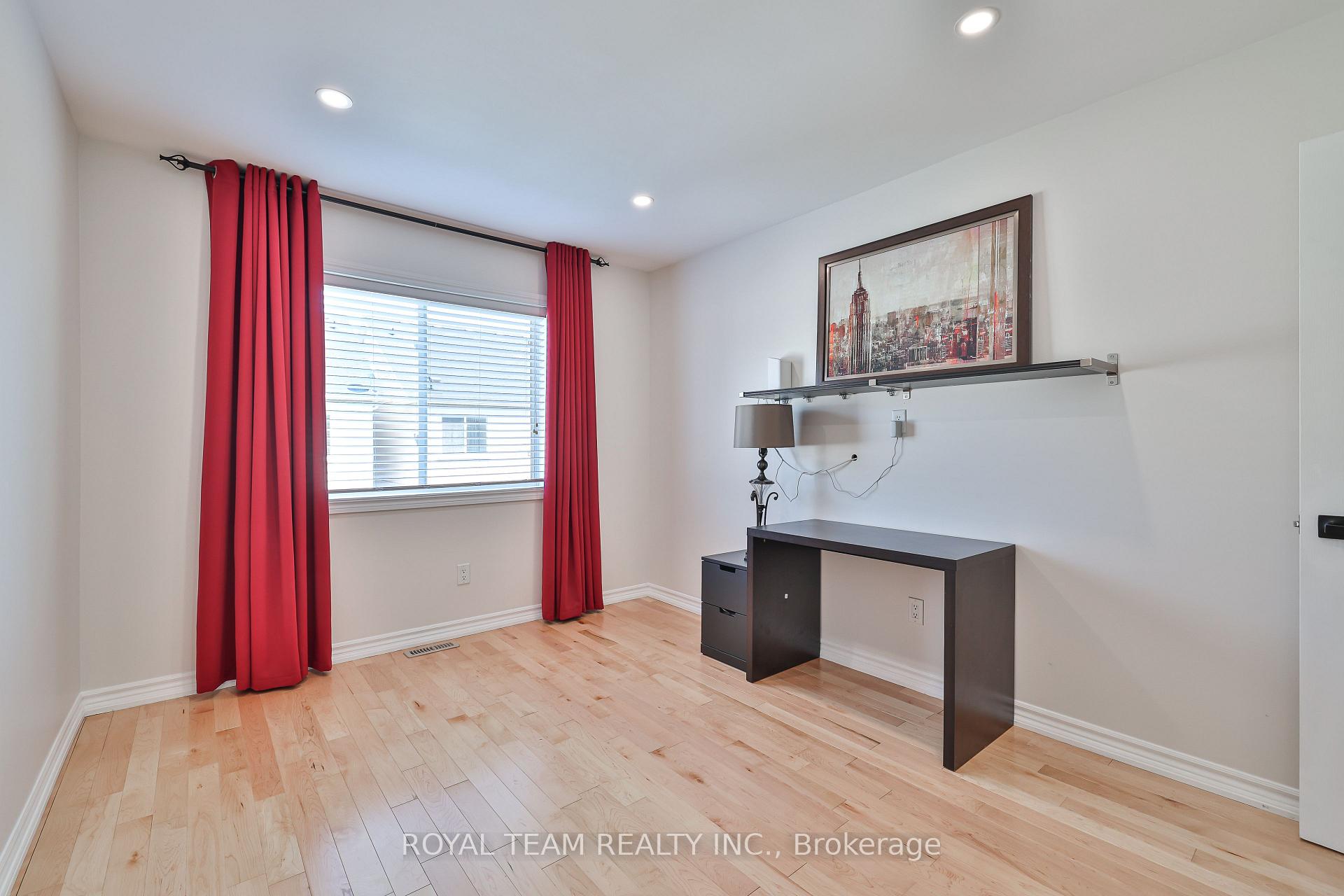 Photo 22 of 60 Matthew Boyd Crescent, Newmarket, Woodland Hill — HOMEH