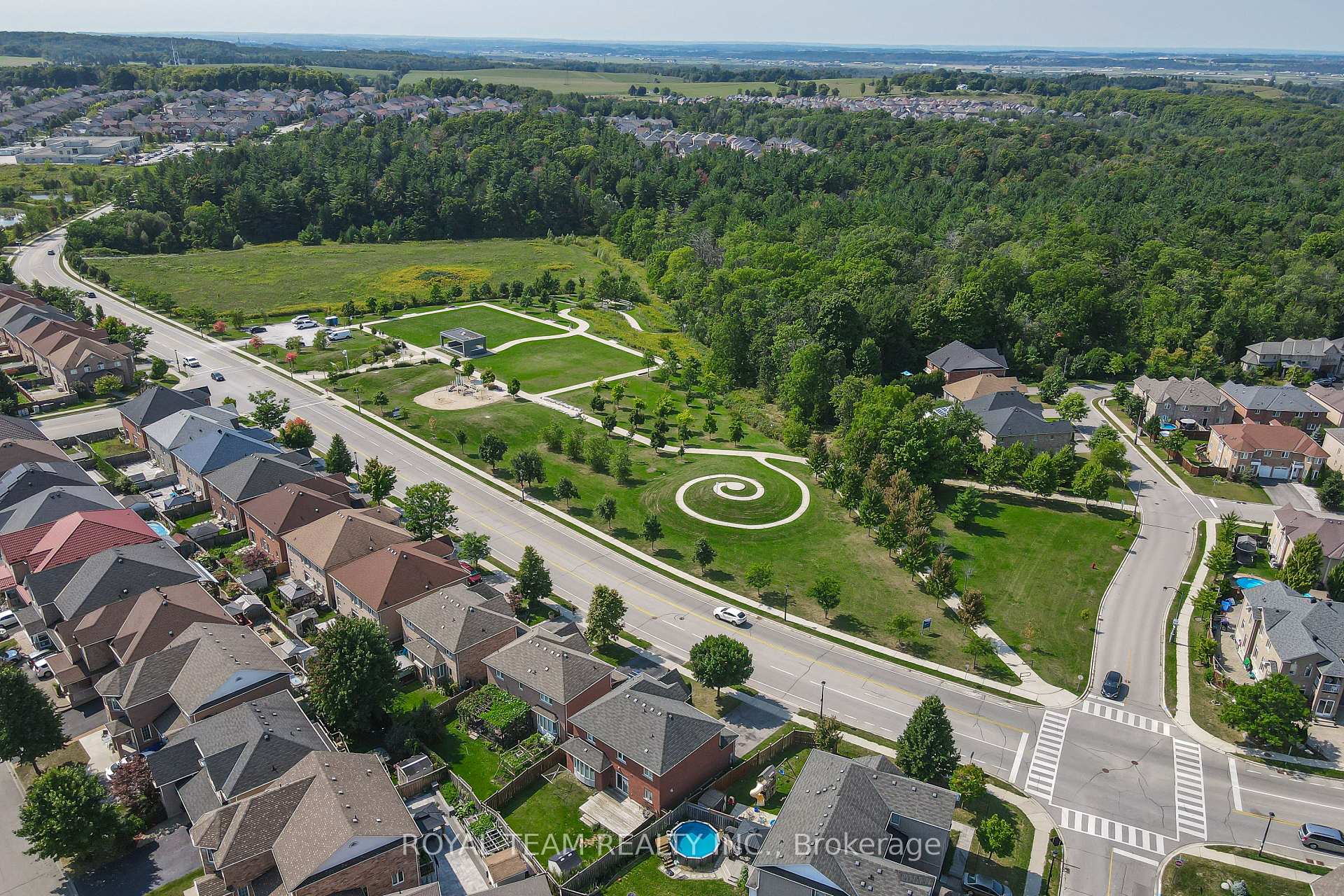 Photo 28 of 60 Matthew Boyd Crescent, Newmarket, Woodland Hill — HOMEH