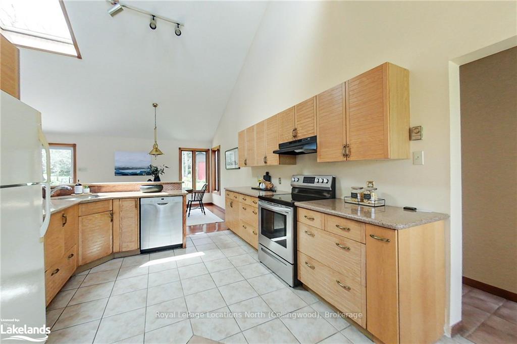 Photo 8 of 14 Slalom Gate Road, Collingwood — HOMEH