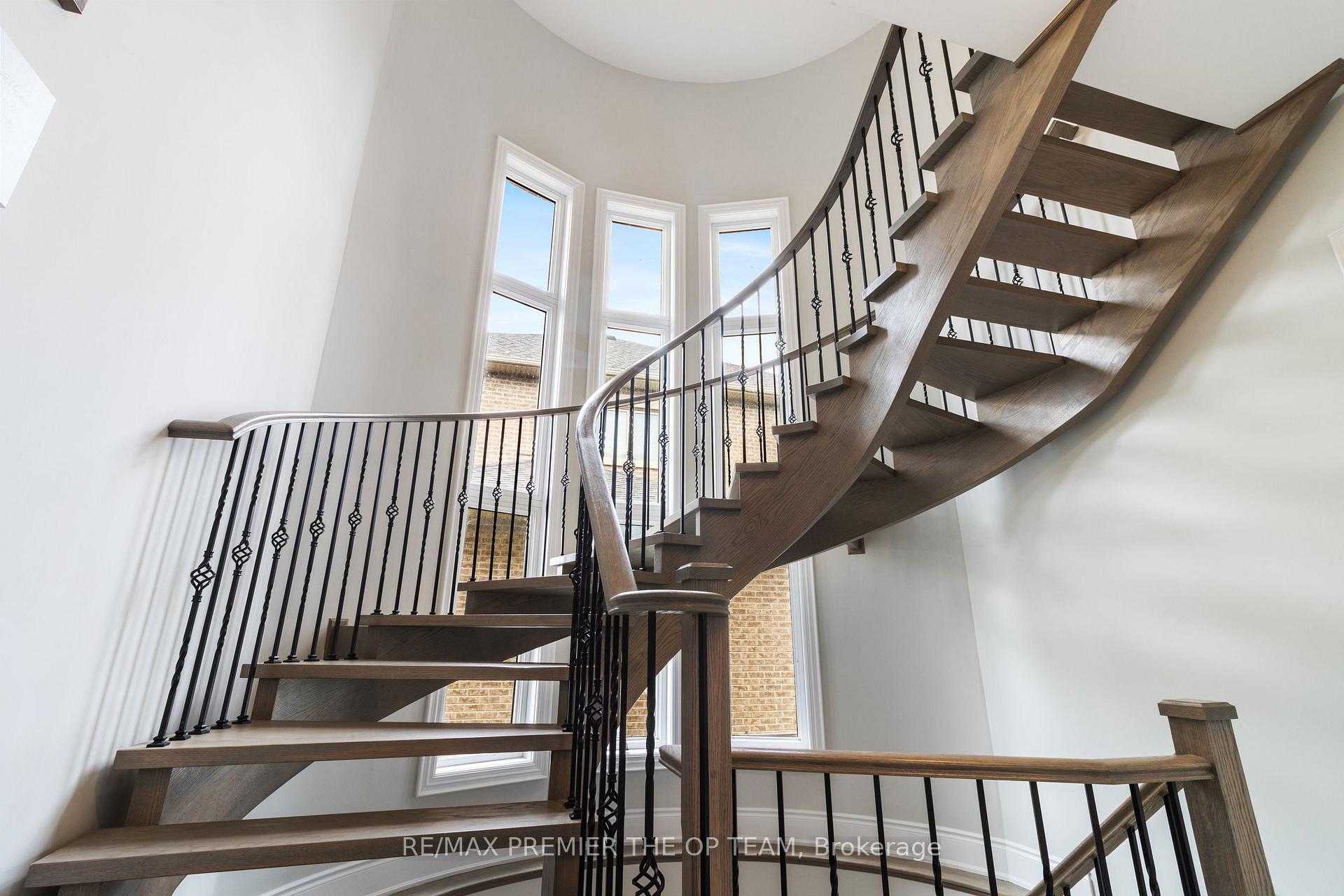 Photo 10 of 66 Broad Way, King, Nobleton — HOMEH