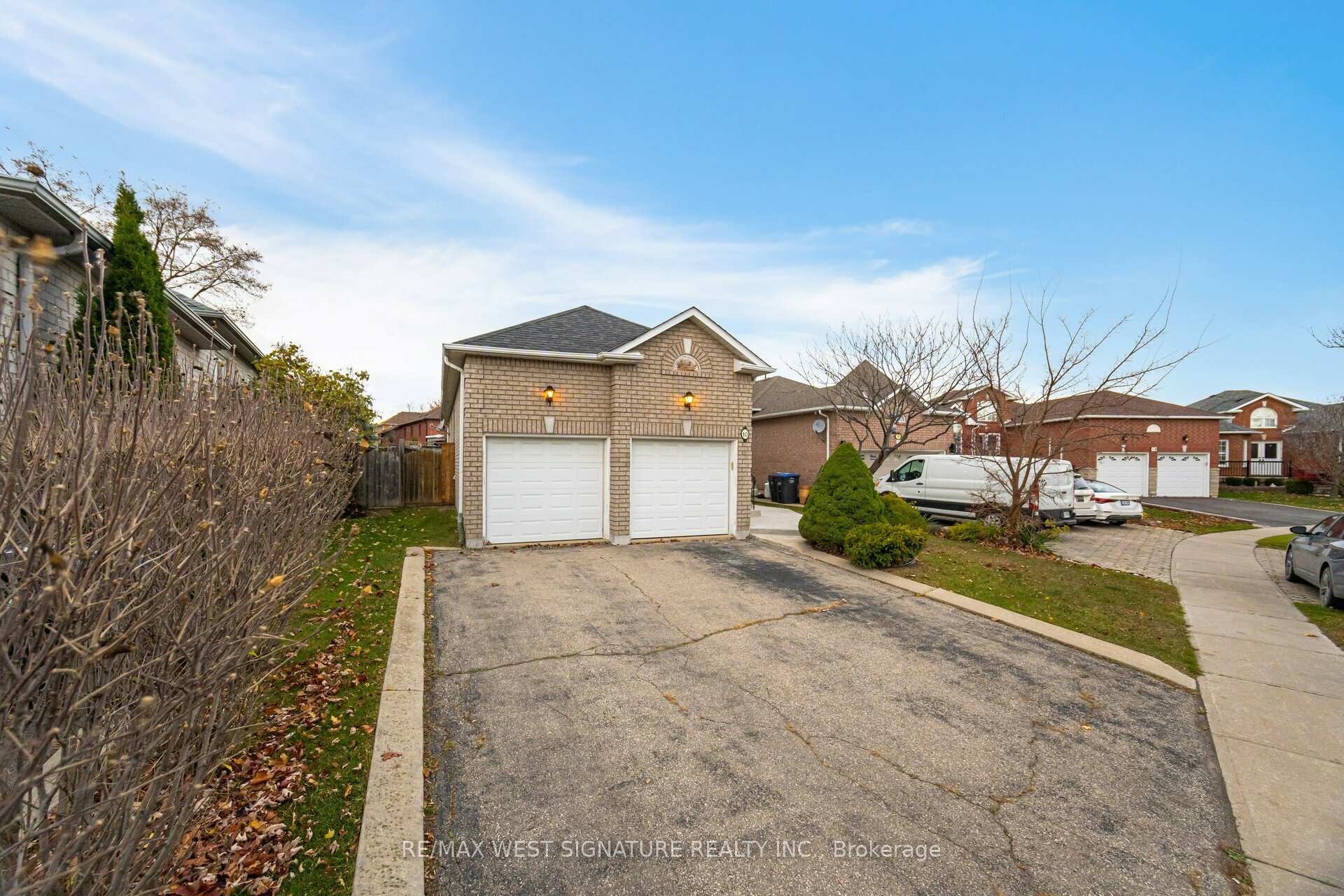 Photo 25 of 10 Albiwoods Trail, Caledon, Bolton East — HOMEH