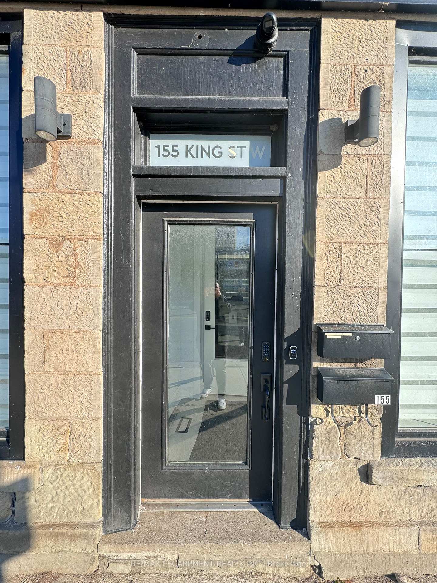 Photo 4 of Unit UPPER, 155 King Street, Hamilton, Dundas — HOMEH