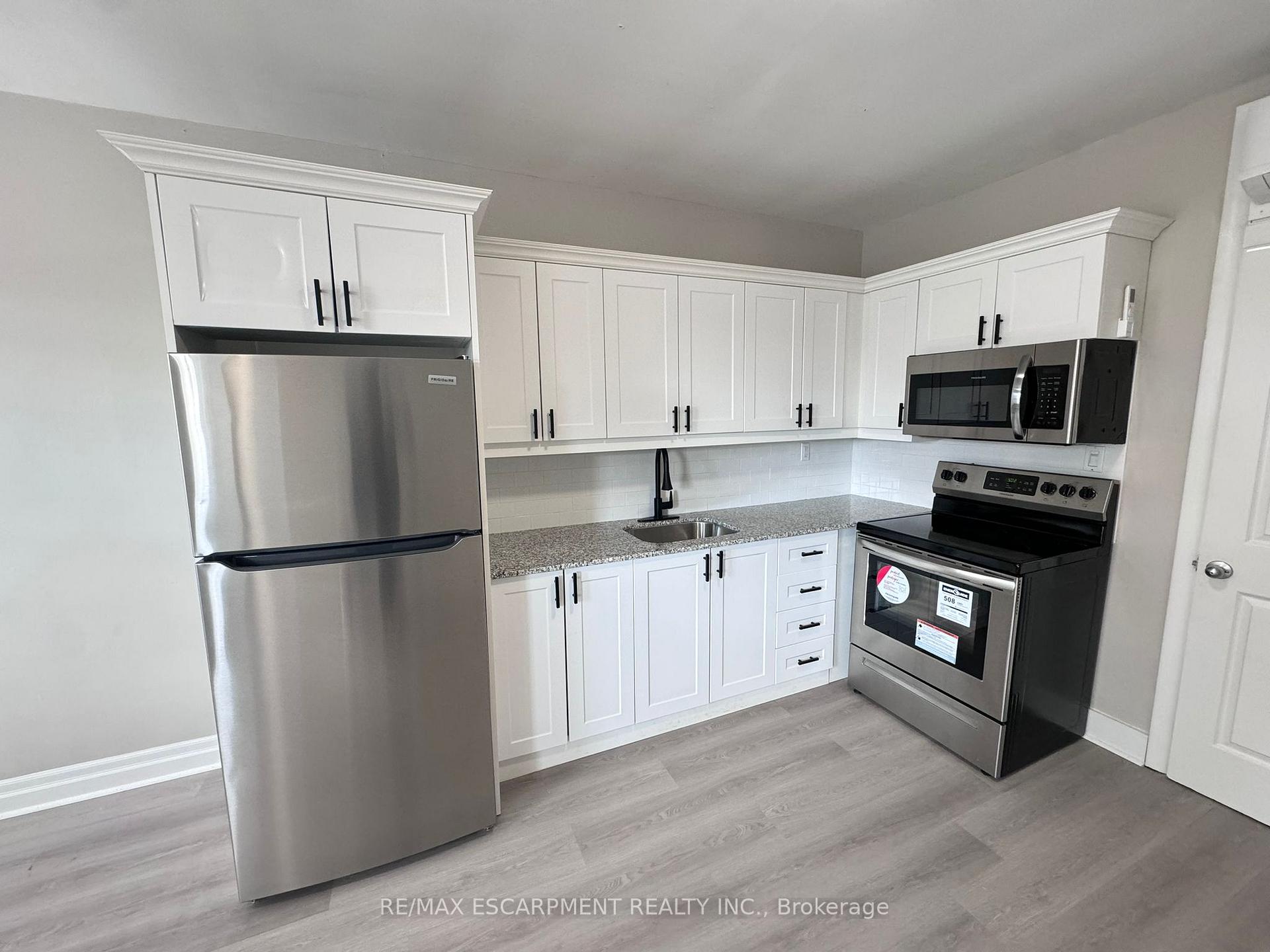 Photo 12 of Unit UPPER, 155 King Street, Hamilton, Dundas — HOMEH