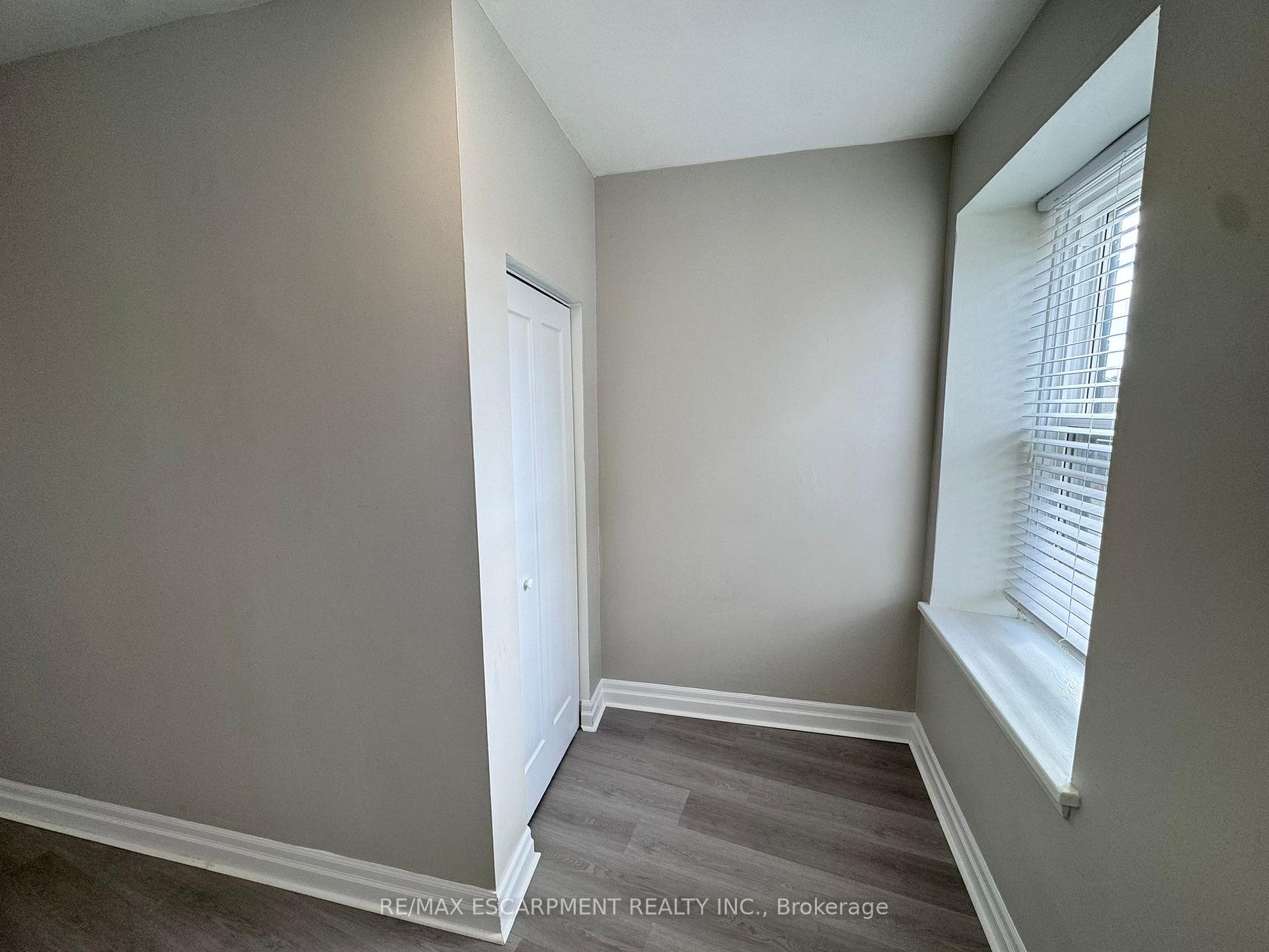 Photo 5 of Unit UPPER, 155 King Street, Hamilton, Dundas — HOMEH