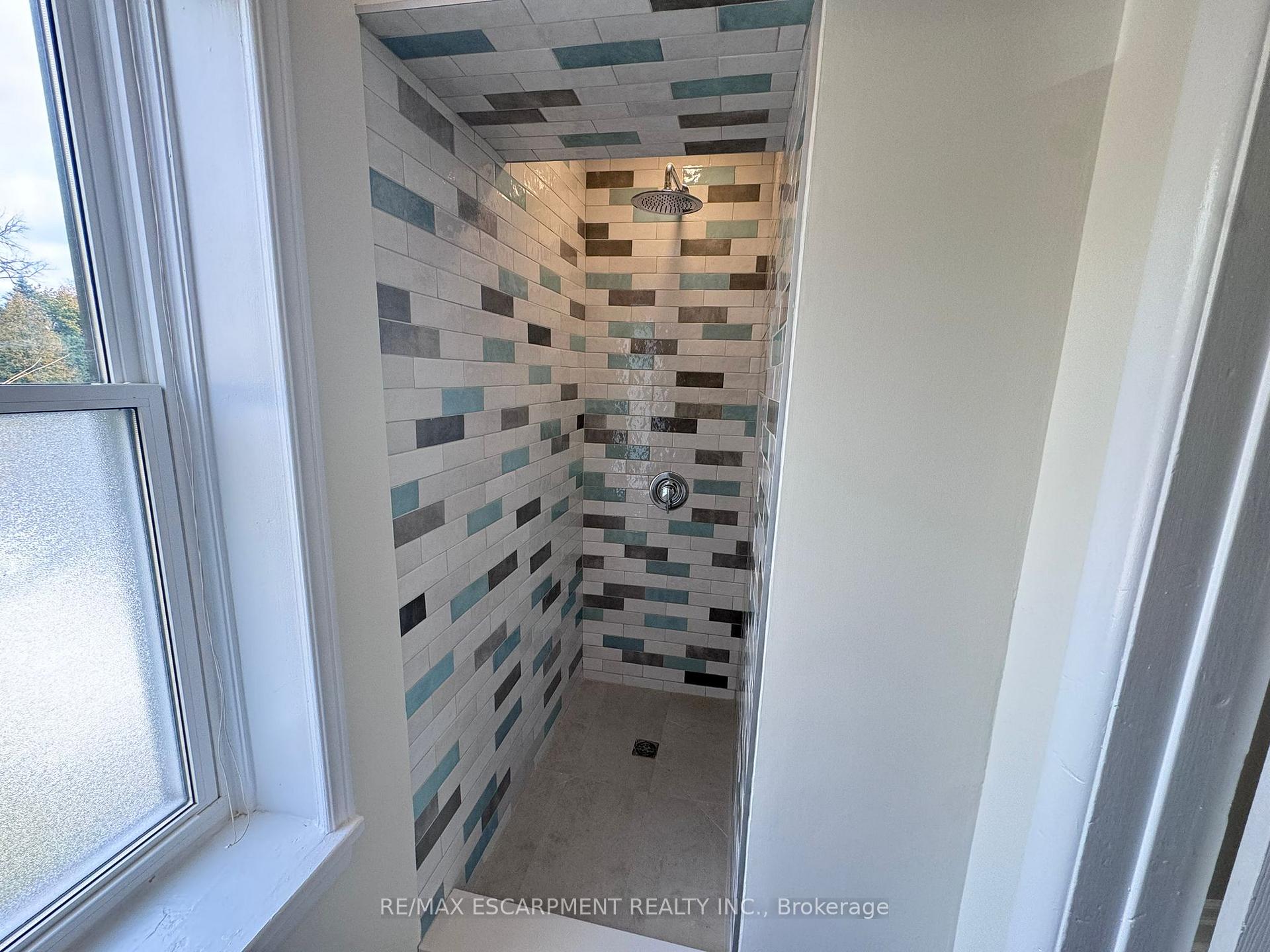 Photo 3 of Unit UPPER, 155 King Street, Hamilton, Dundas — HOMEH