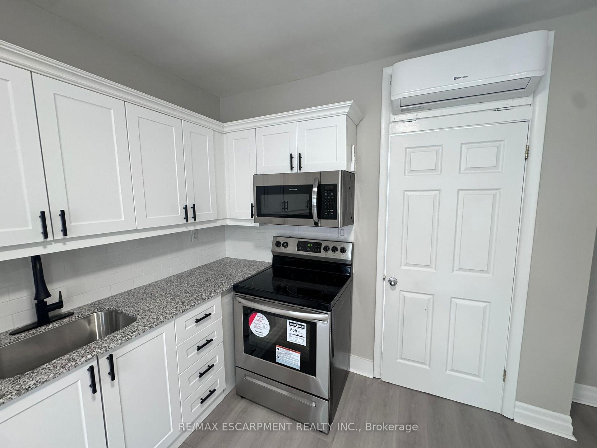 Photo 9 of Unit UPPER, 155 King Street, Hamilton, Dundas — HOMEH