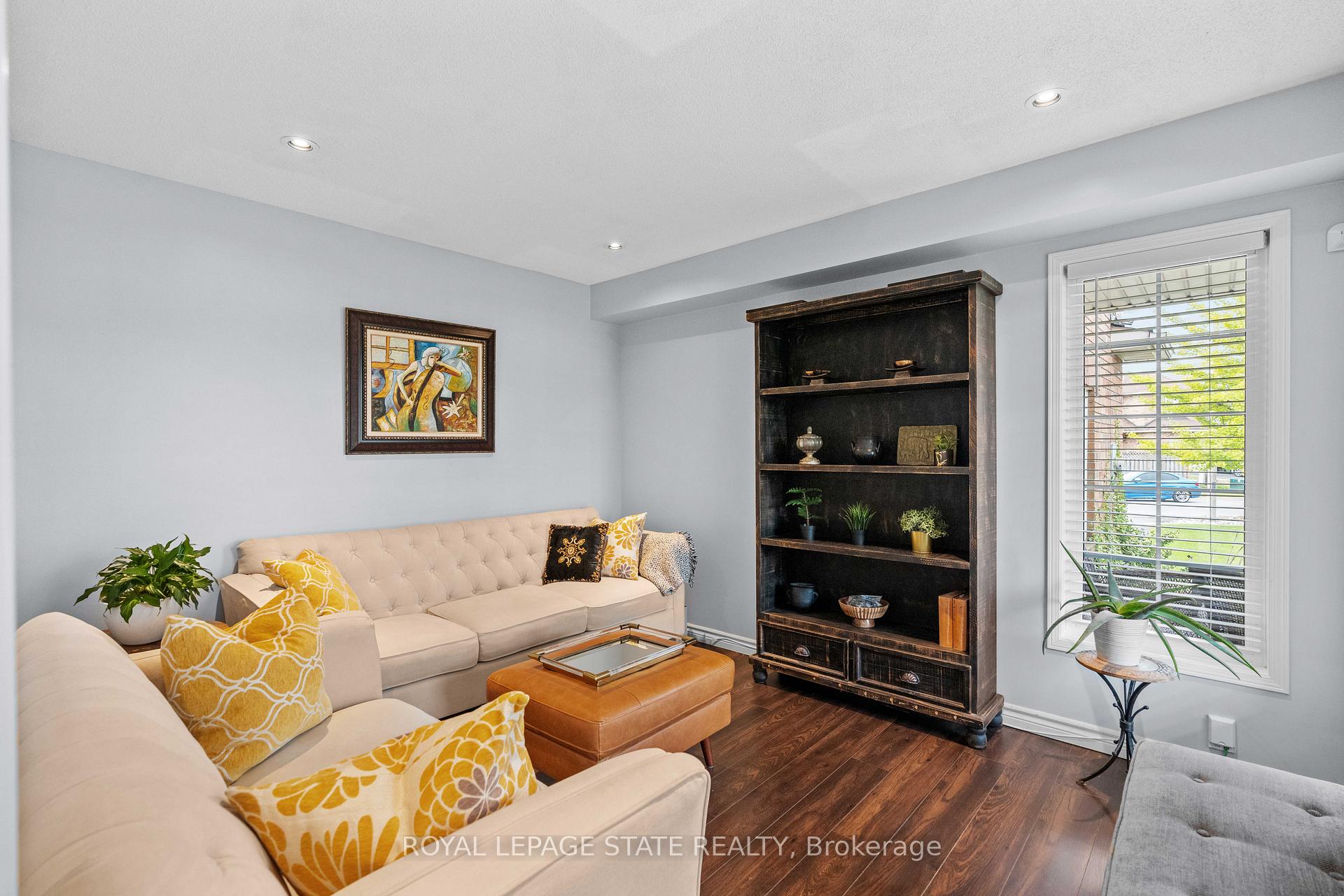 Photo 8 of 95 Thoroughbred Boulevard, Hamilton, Ancaster — HOMEH