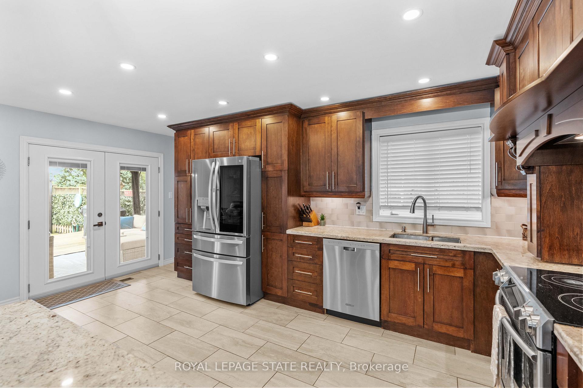 Photo 12 of 95 Thoroughbred Boulevard, Hamilton, Ancaster — HOMEH
