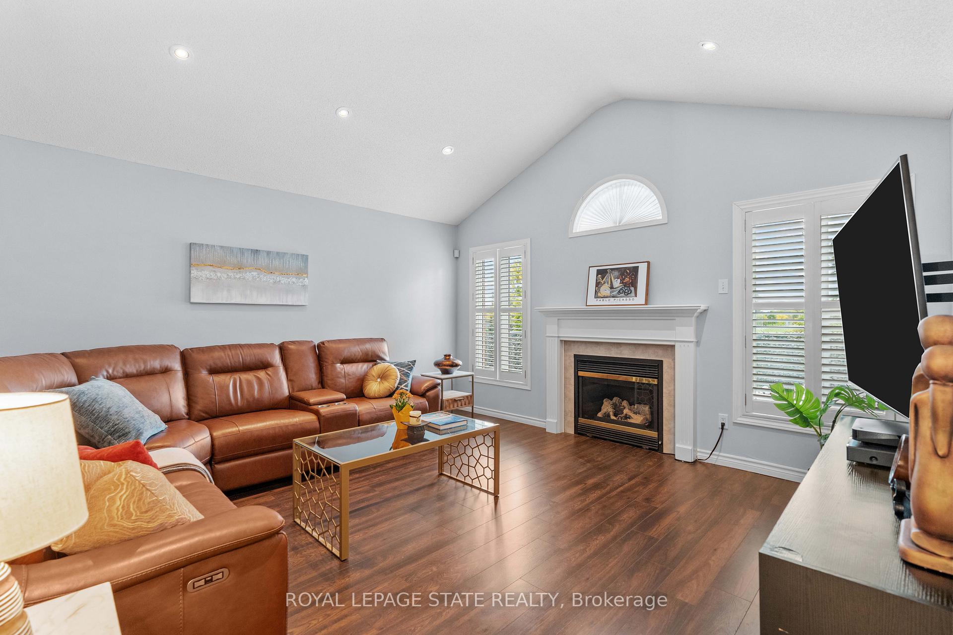Photo 25 of 95 Thoroughbred Boulevard, Hamilton, Ancaster — HOMEH