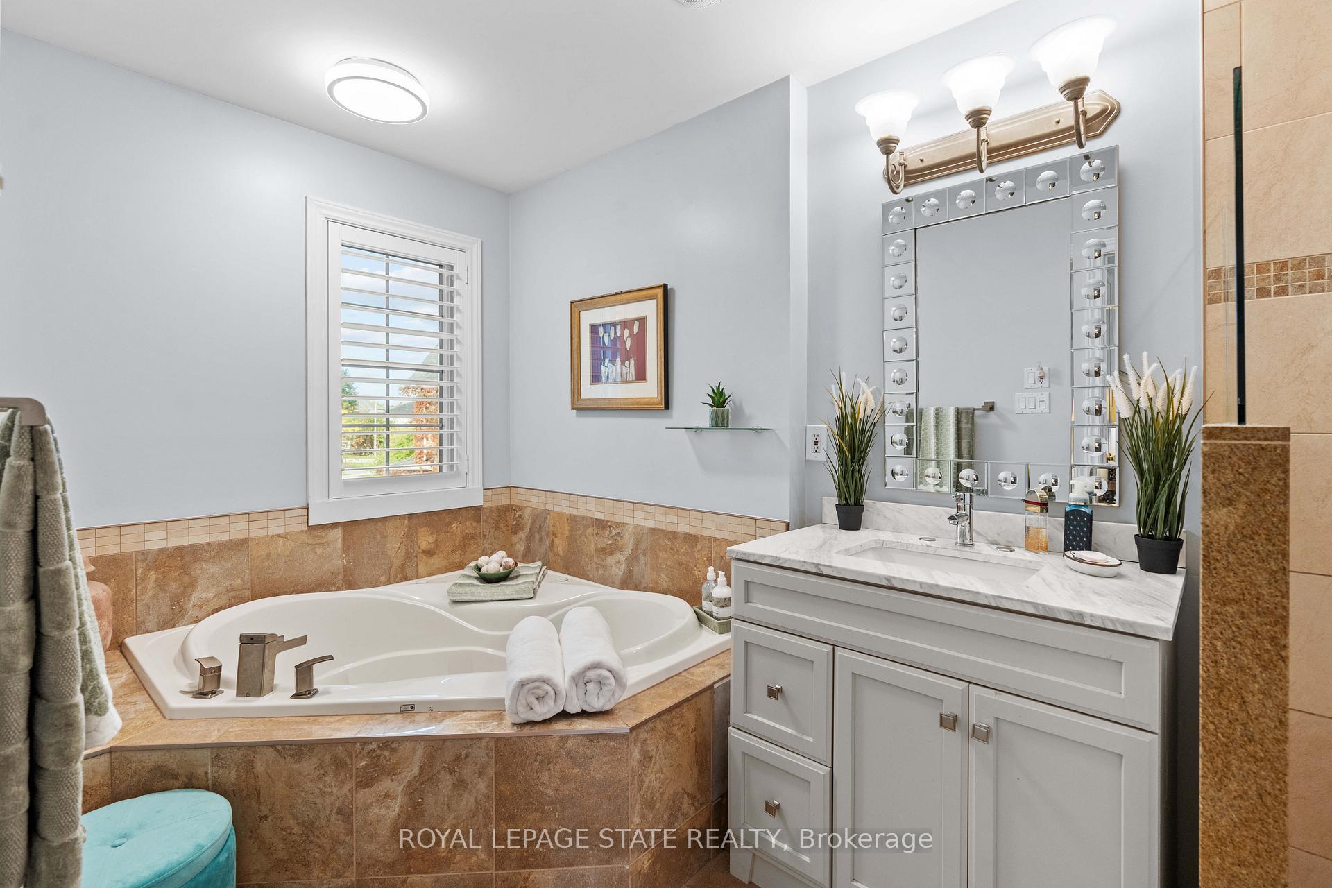 Photo 18 of 95 Thoroughbred Boulevard, Hamilton, Ancaster — HOMEH