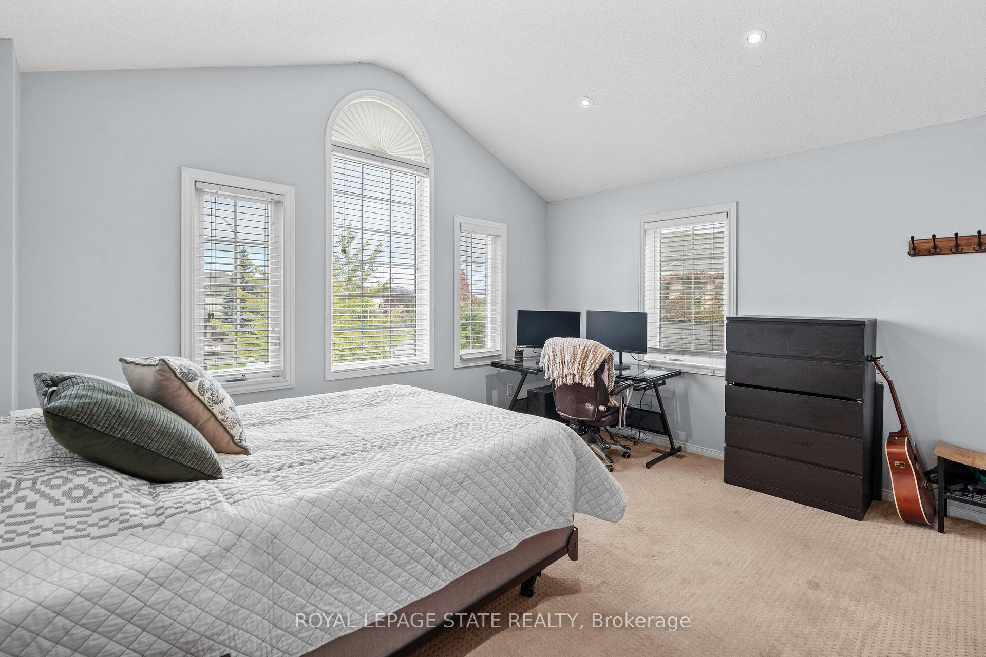 Photo 20 of 95 Thoroughbred Boulevard, Hamilton, Ancaster — HOMEH