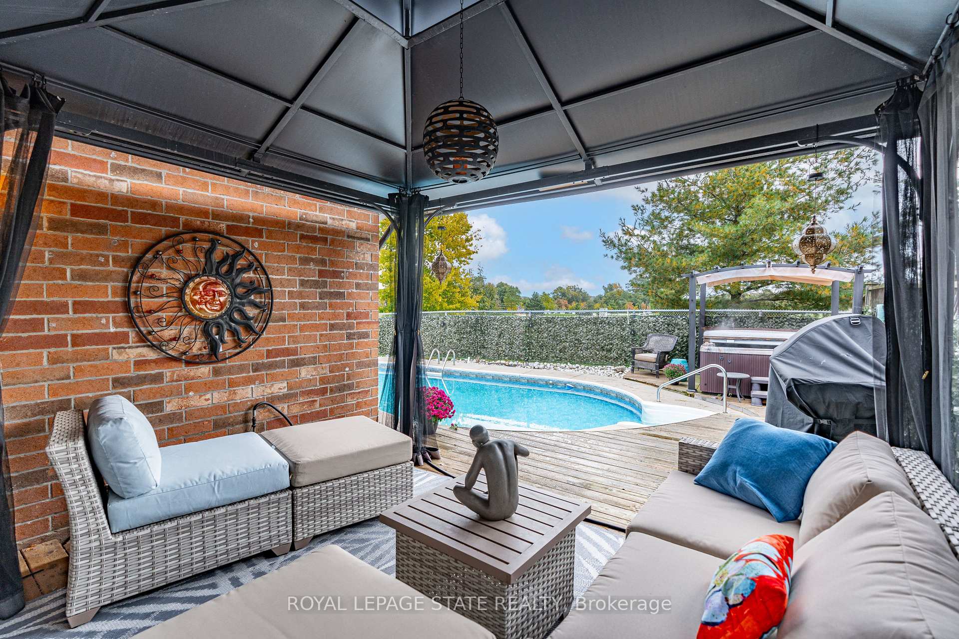 Photo 28 of 95 Thoroughbred Boulevard, Hamilton, Ancaster — HOMEH