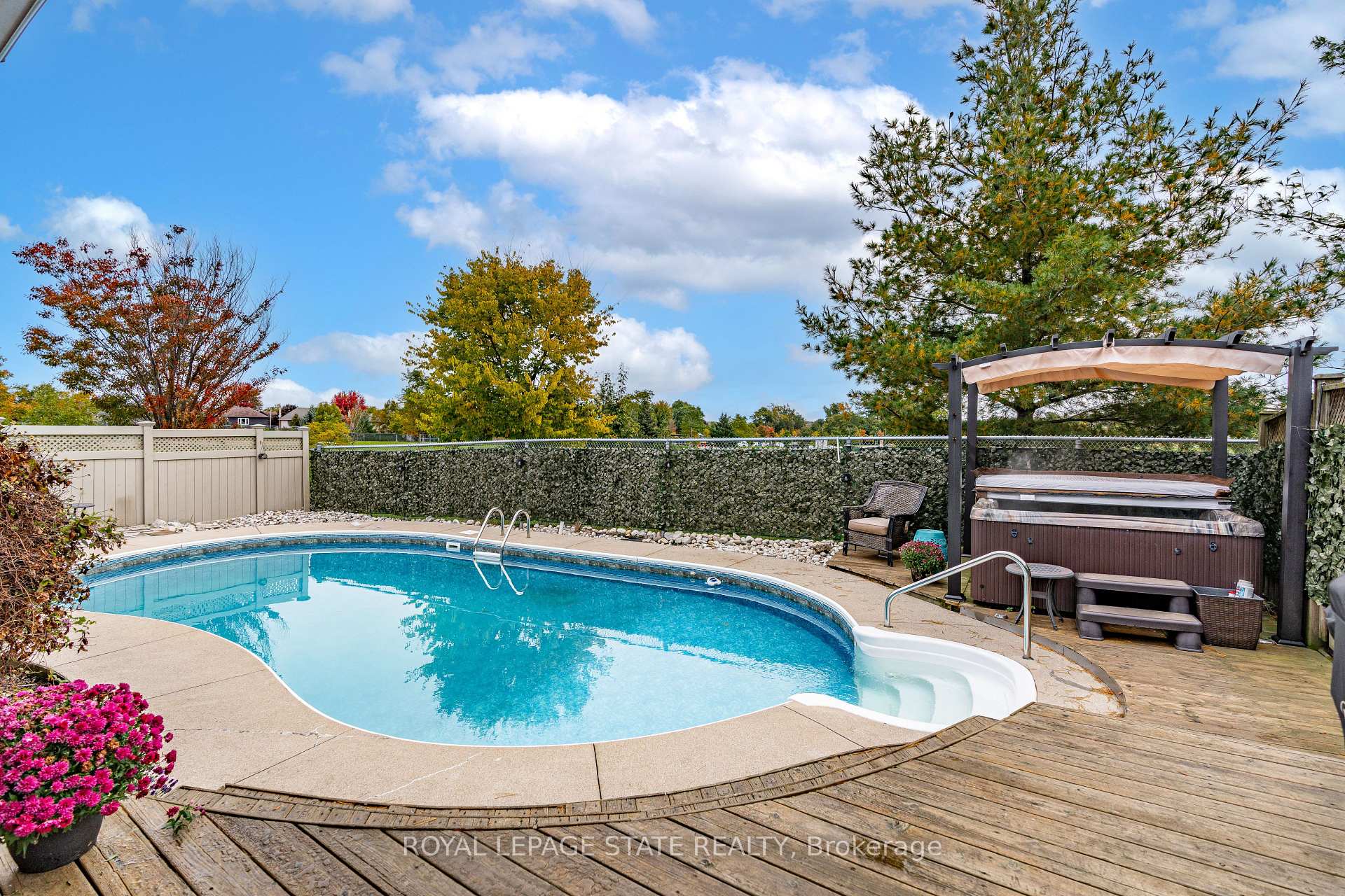 Photo 29 of 95 Thoroughbred Boulevard, Hamilton, Ancaster — HOMEH